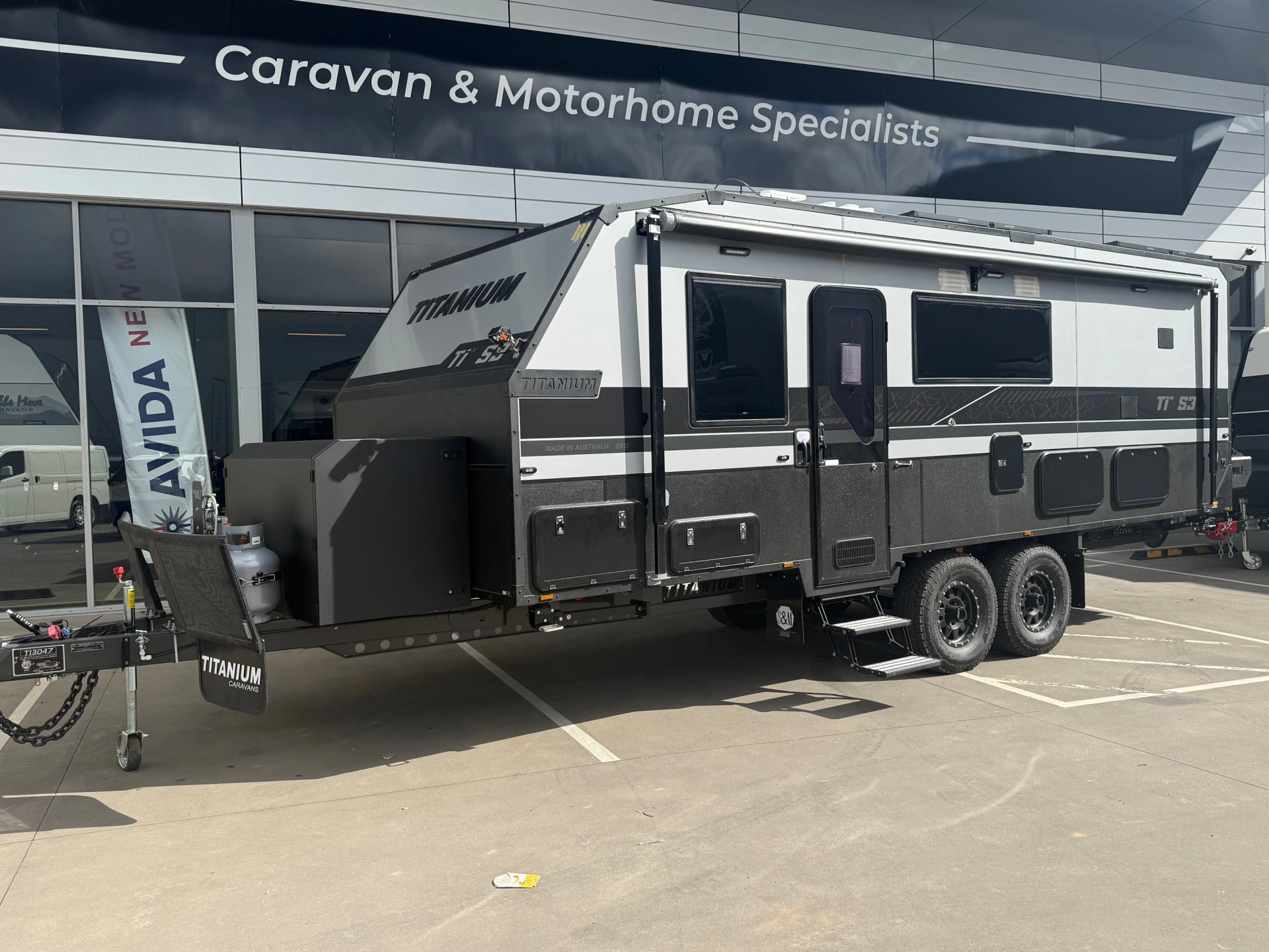 2025 Titanium S3 23' Rear Bunk King Bed (23RBD/T)