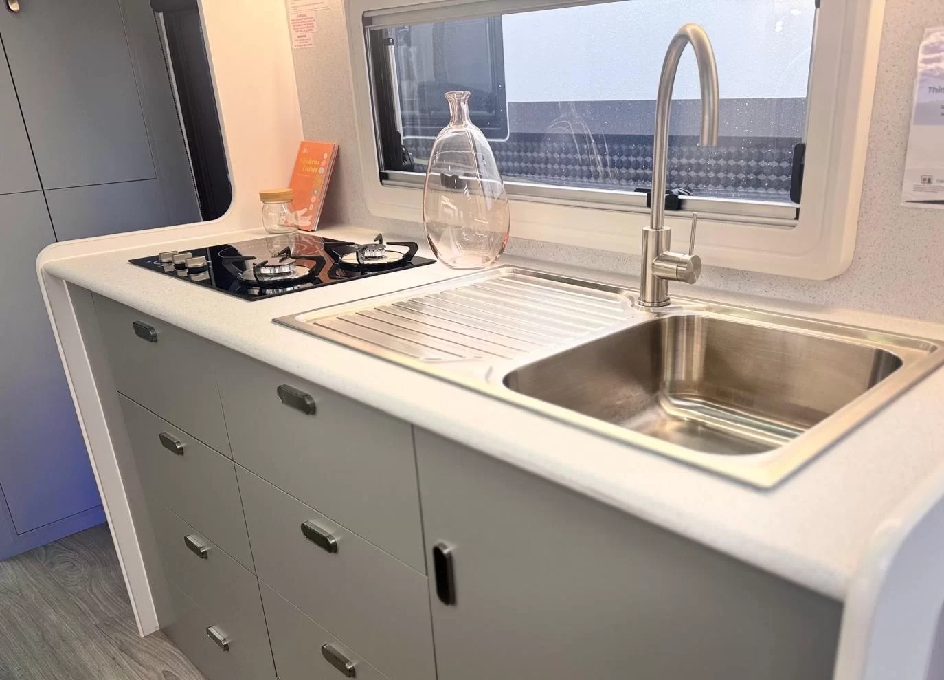 MY25 Musketeer Camelot