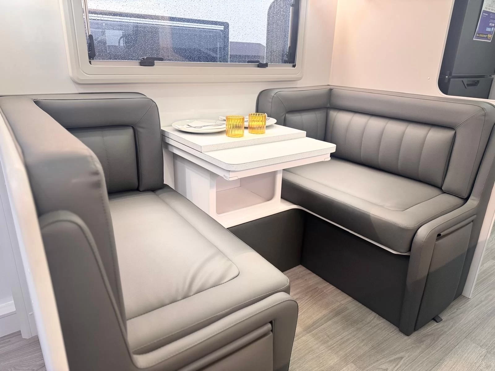 MY25 Musketeer Camelot