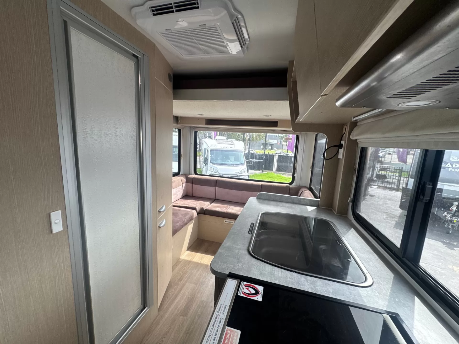 Discovery M660 4 Berth