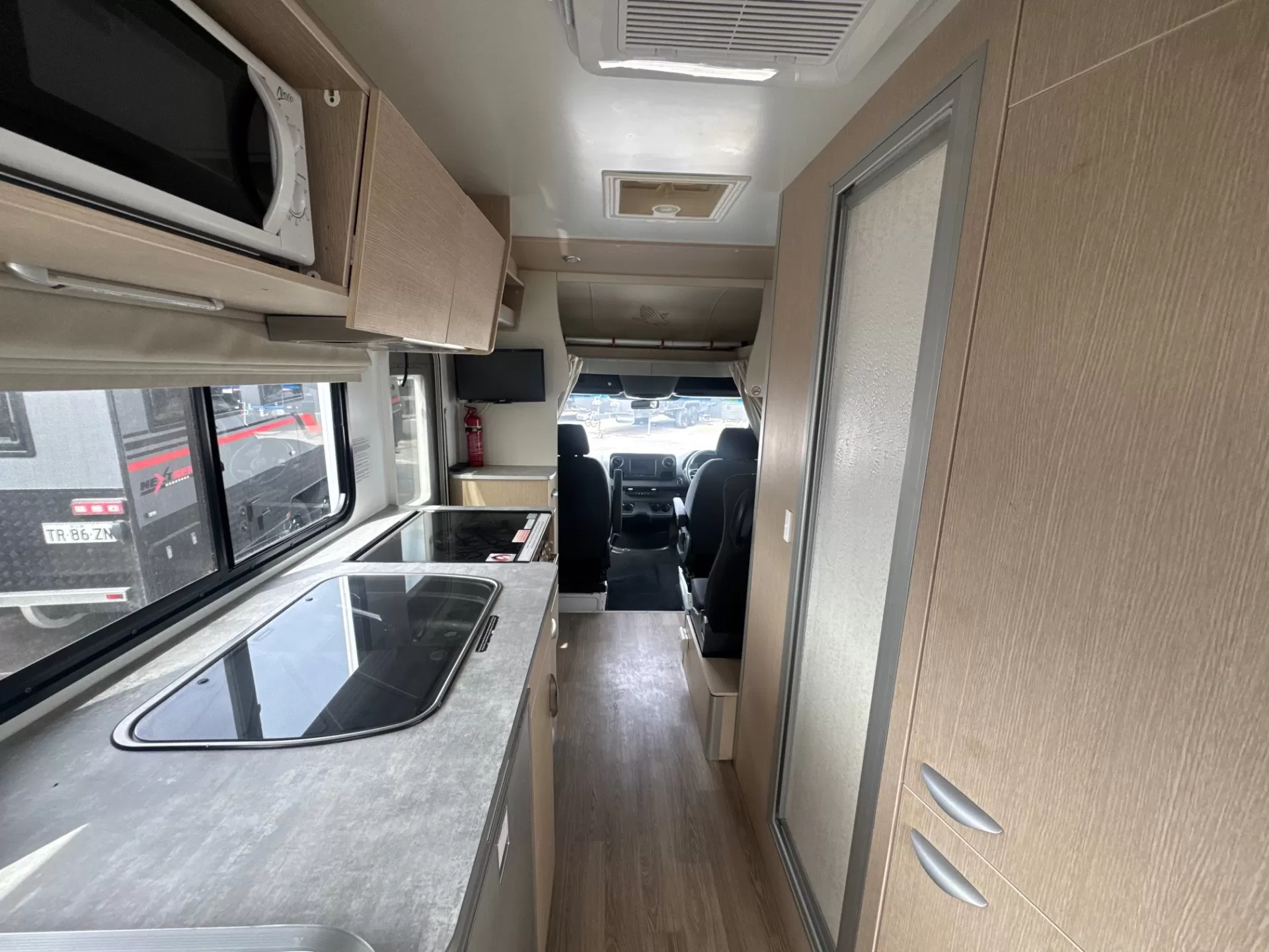 Discovery M660 4 Berth