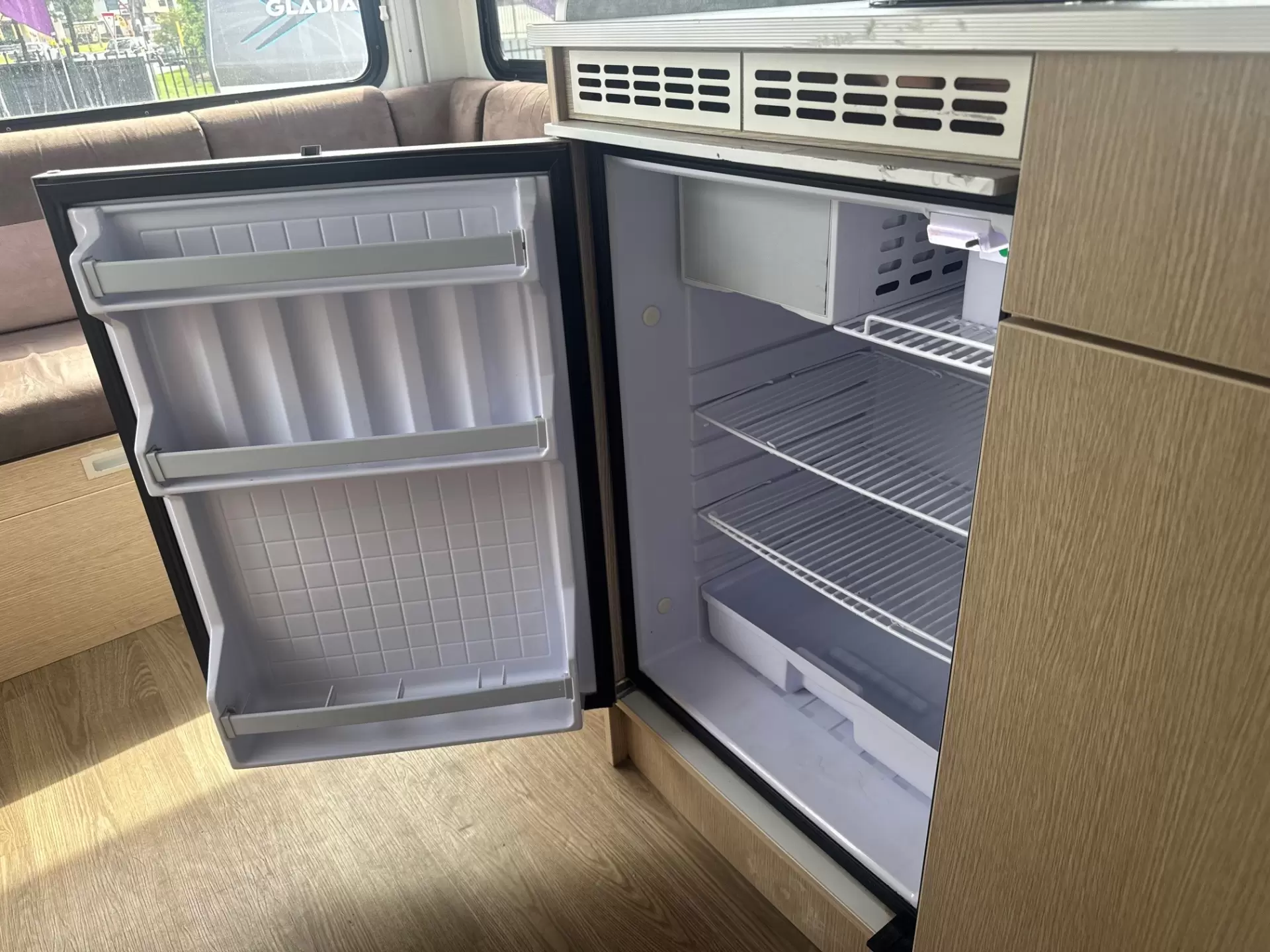 Discovery M660 4 Berth