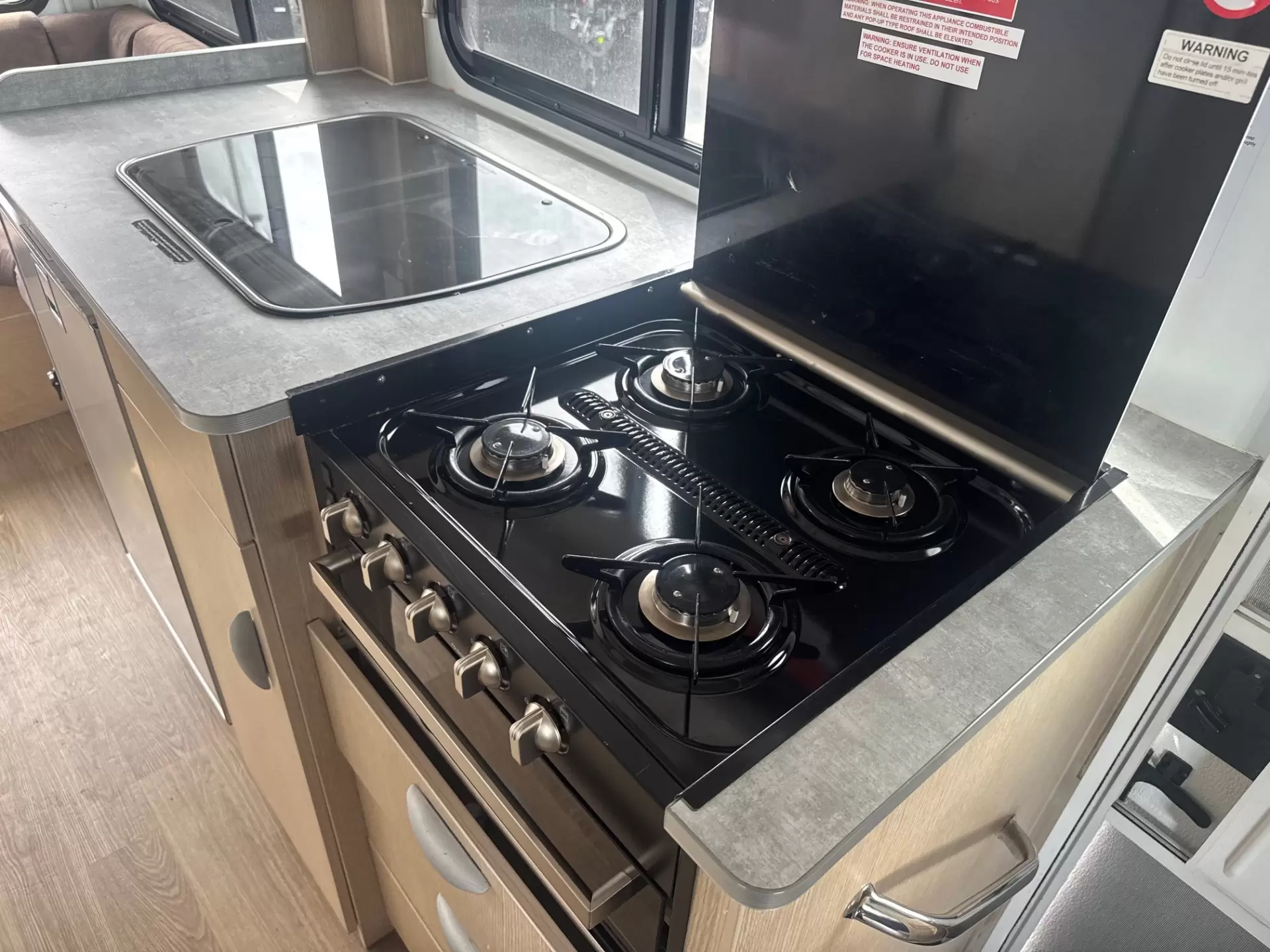 Discovery M660 4 Berth