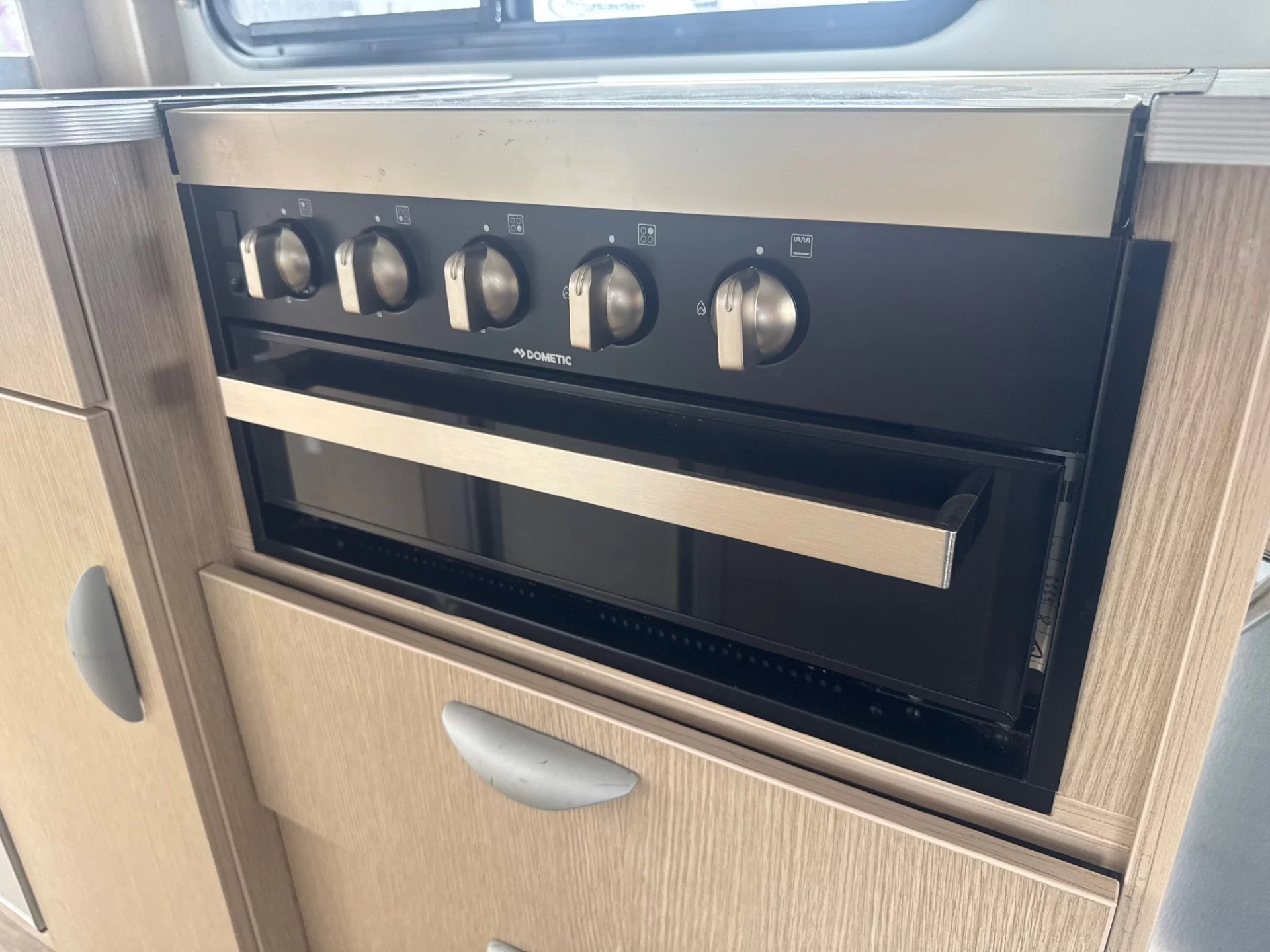 Discovery M660 4 Berth