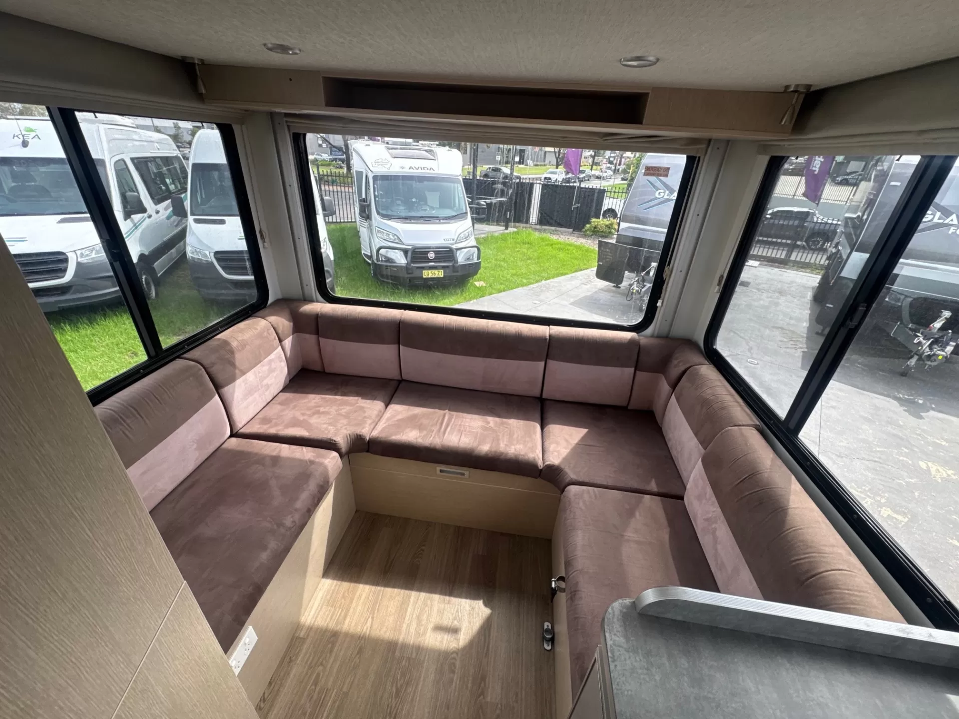 Discovery M660 4 Berth