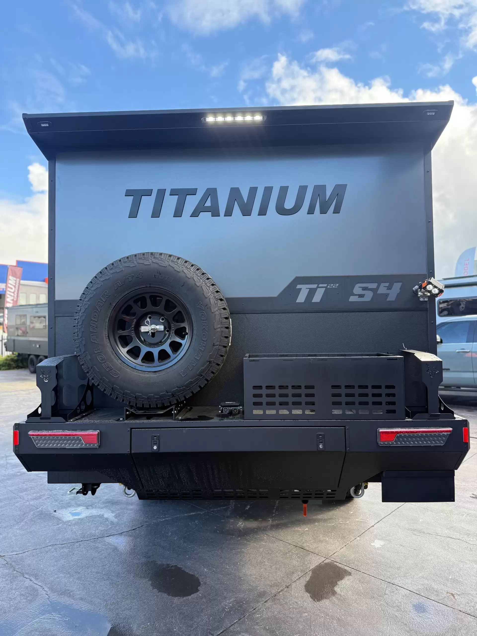 S4 19'6 Front Door (196FD)