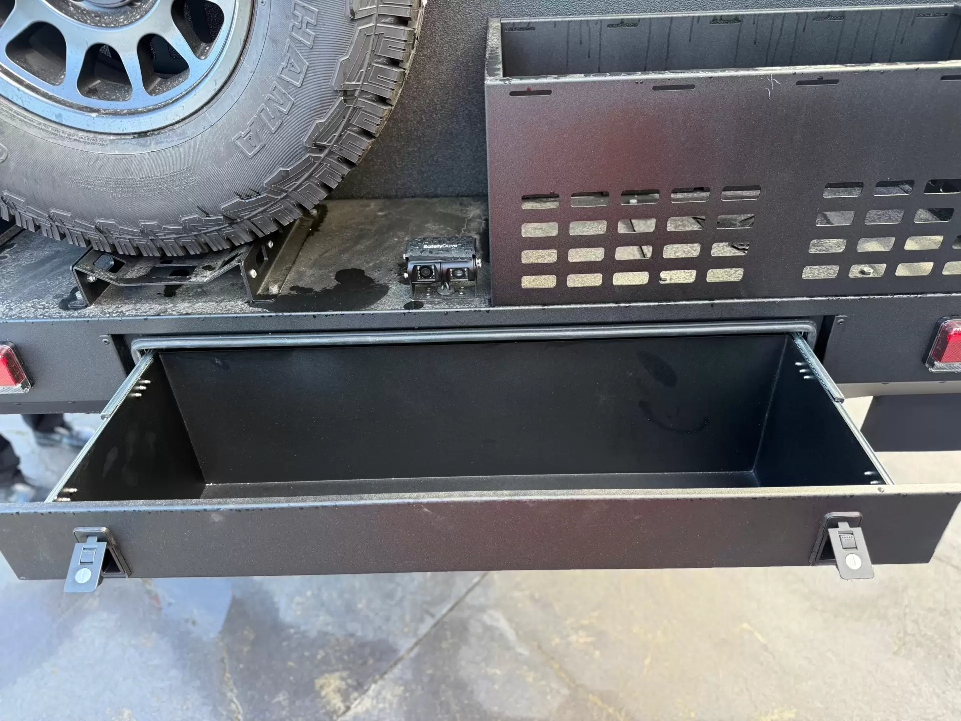 S4 19'6 Front Door (196FD)