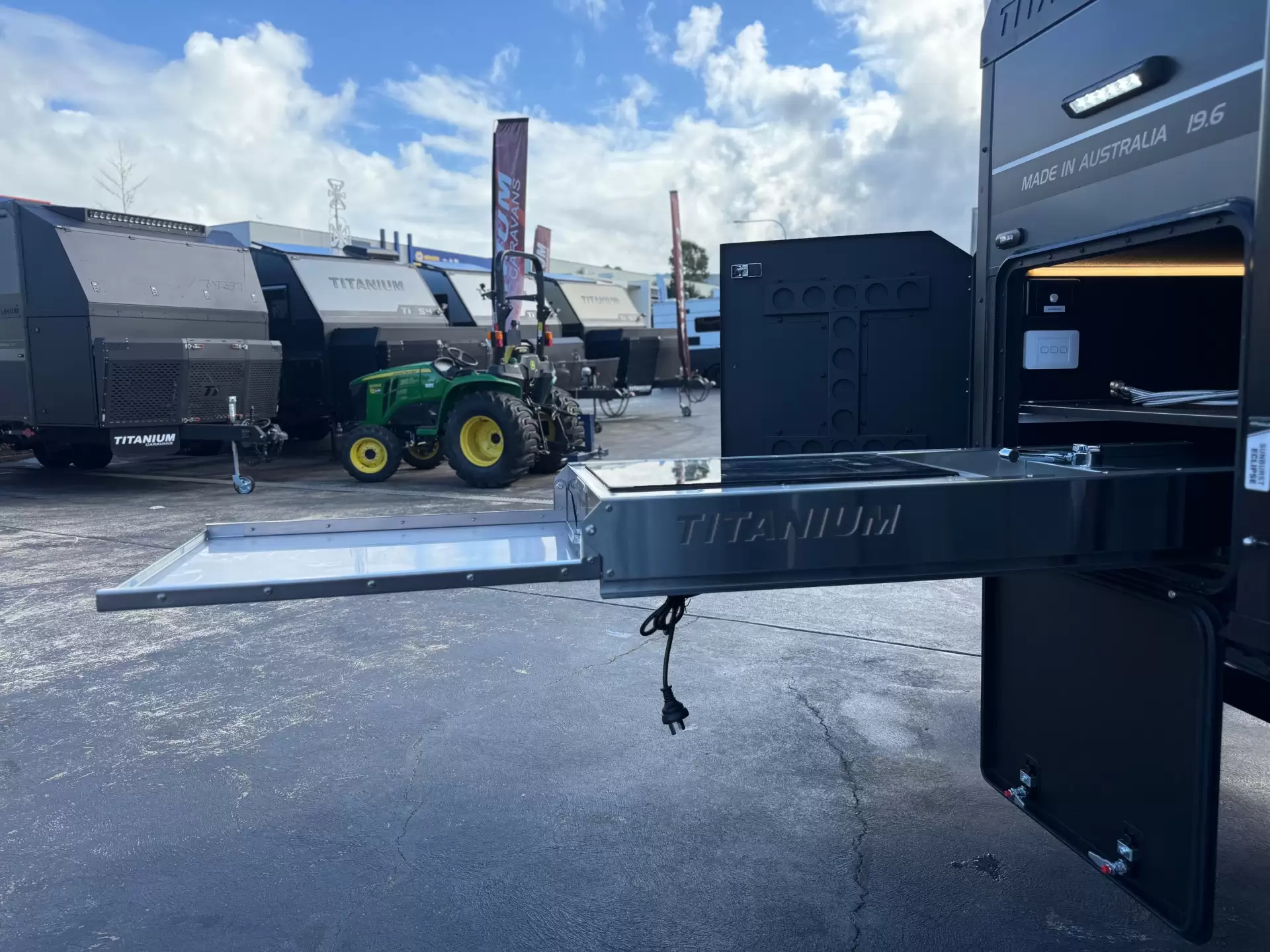 S4 19'6 Front Door (196FD)