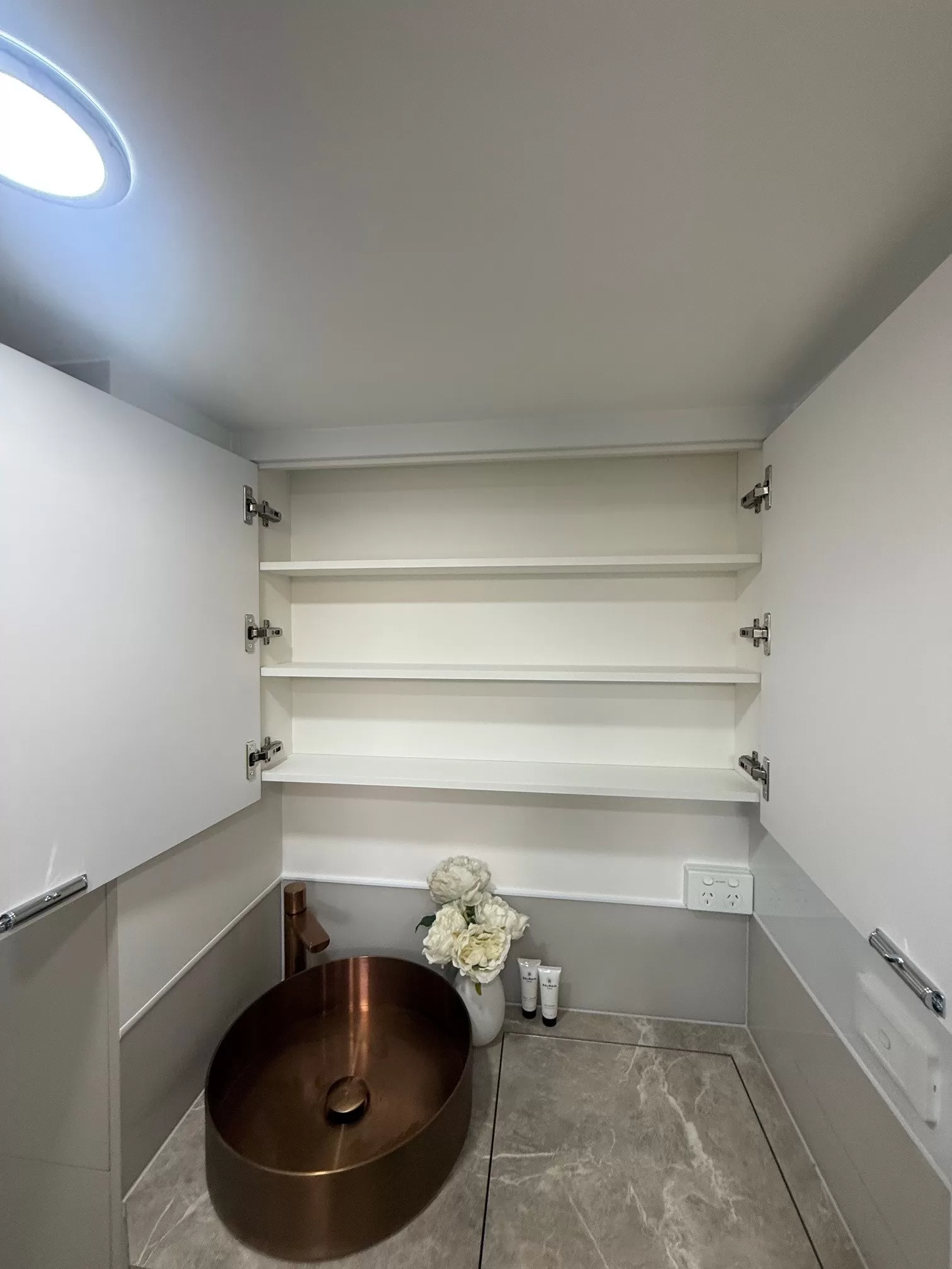 S4 19'6 Front Door (196FD)