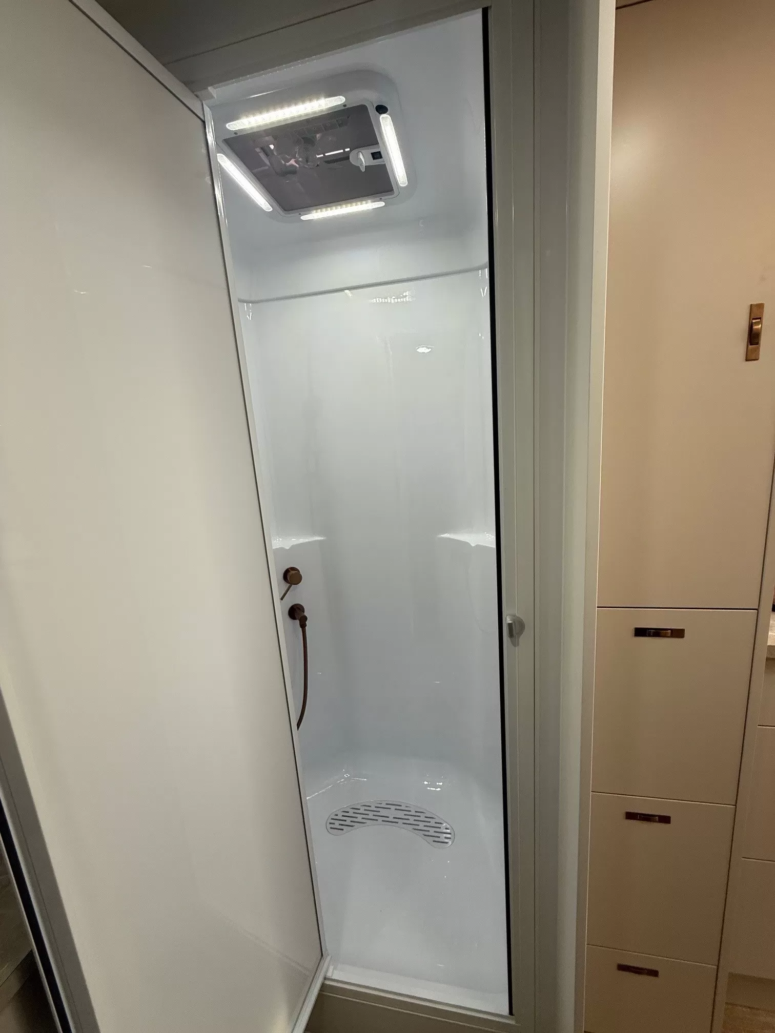 S4 19'6 Front Door (196FD)