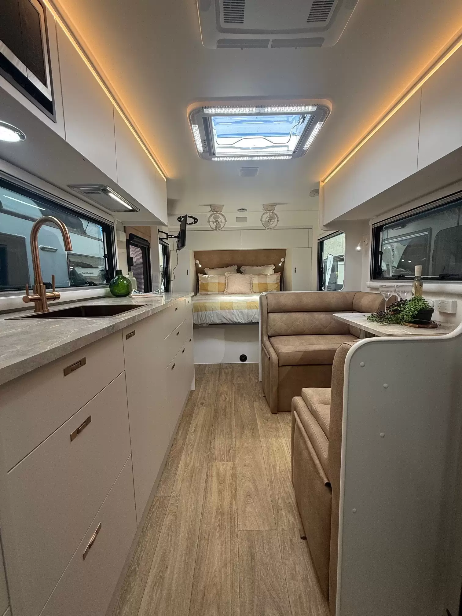 S4 19'6 Front Door (196FD)