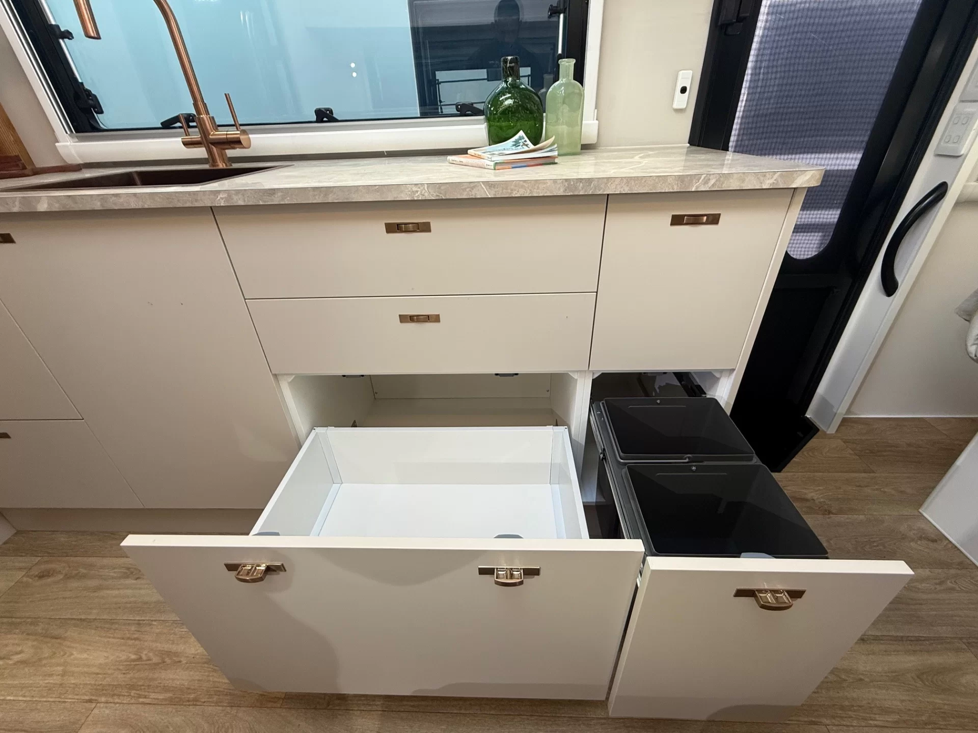 S4 19'6 Front Door (196FD)