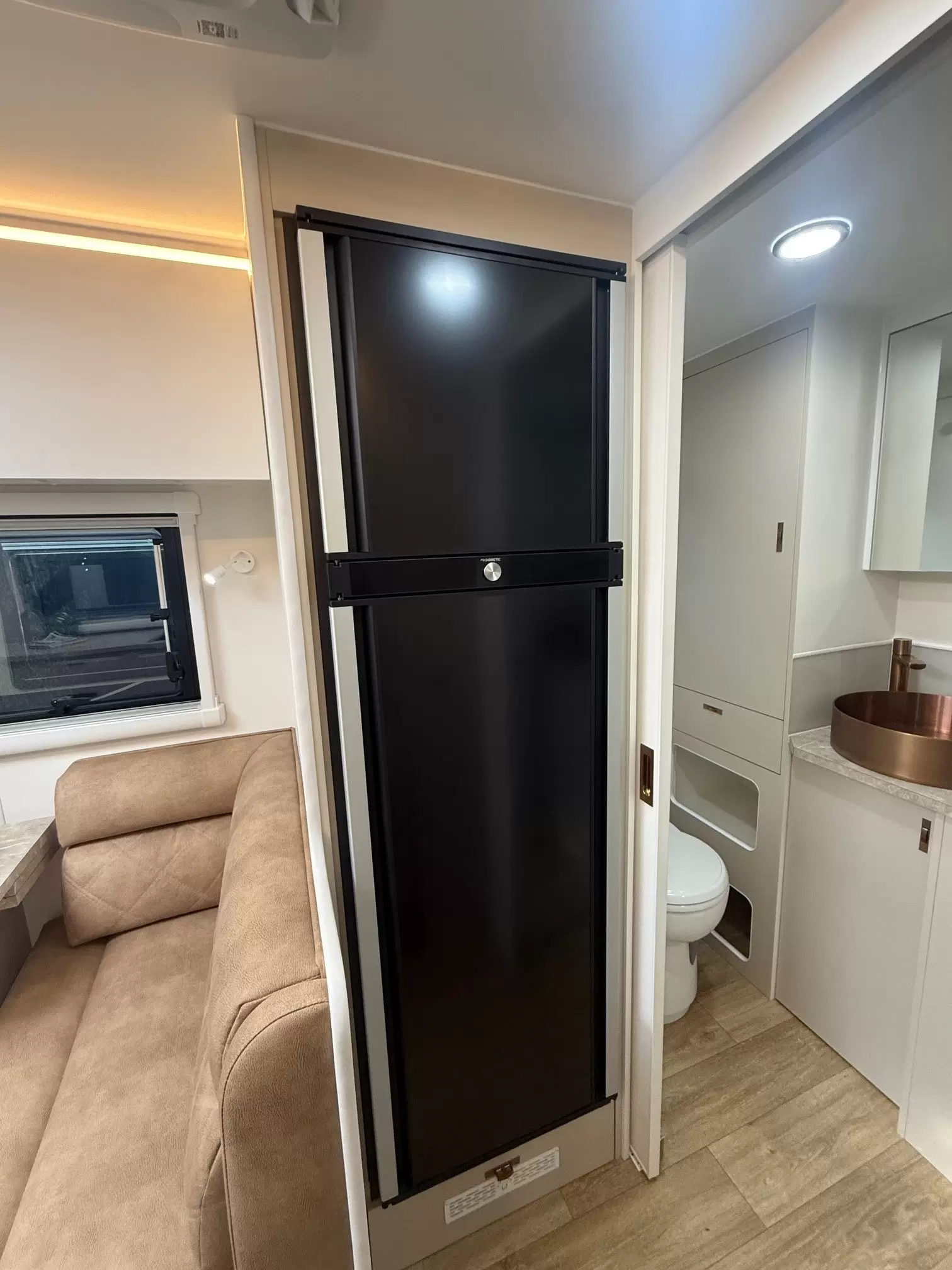 S4 19'6 Front Door (196FD)