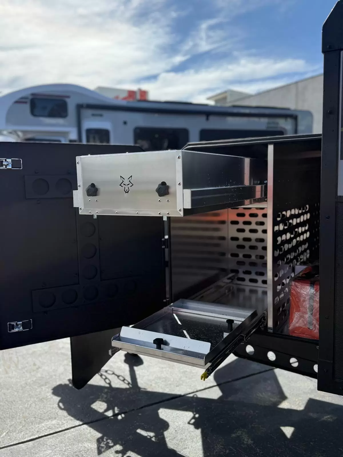 S3 19'6 Queen East-West Bunk (196D/T)