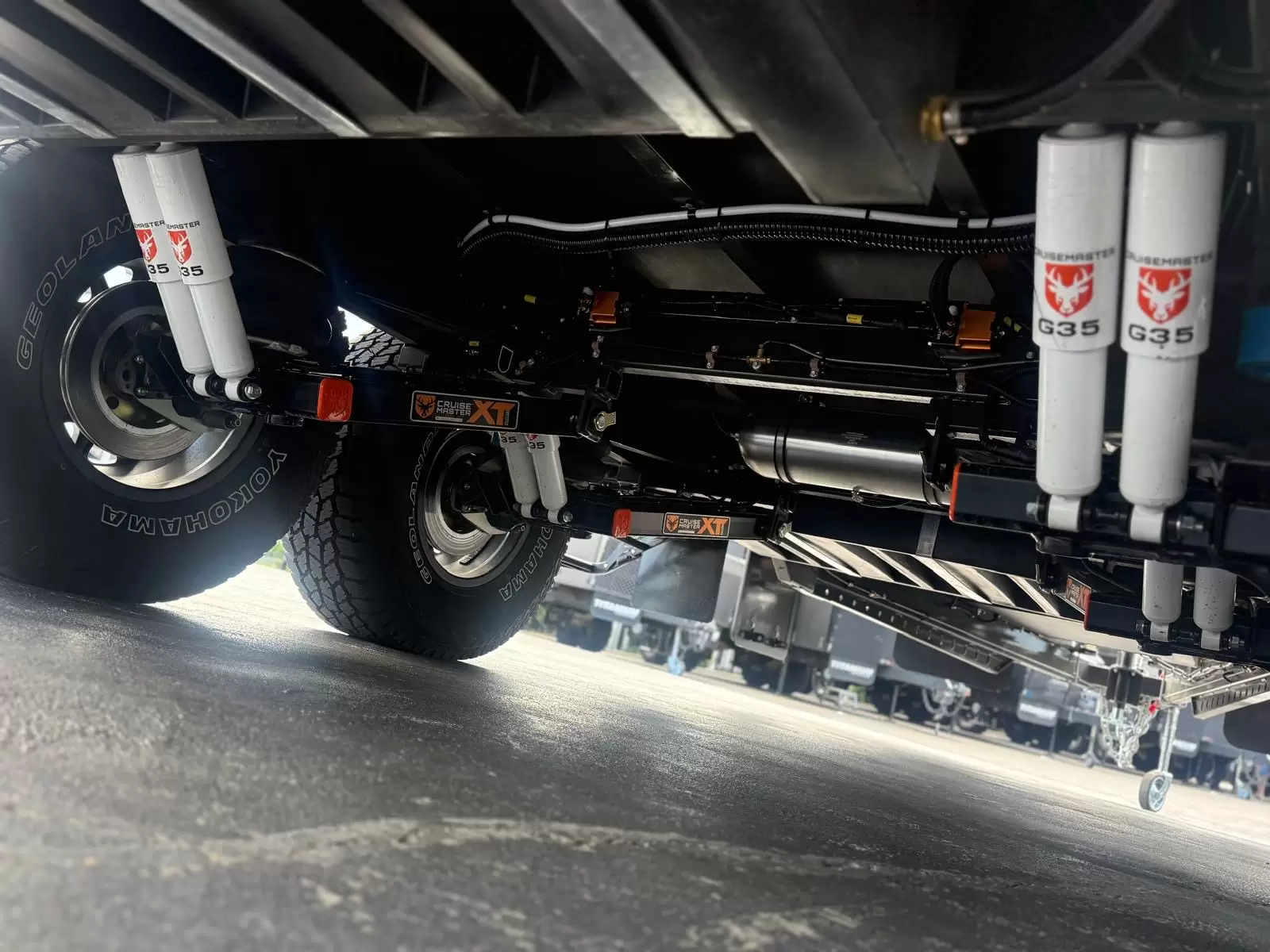 S3 19'6 Queen East-West Bunk (196D/T)