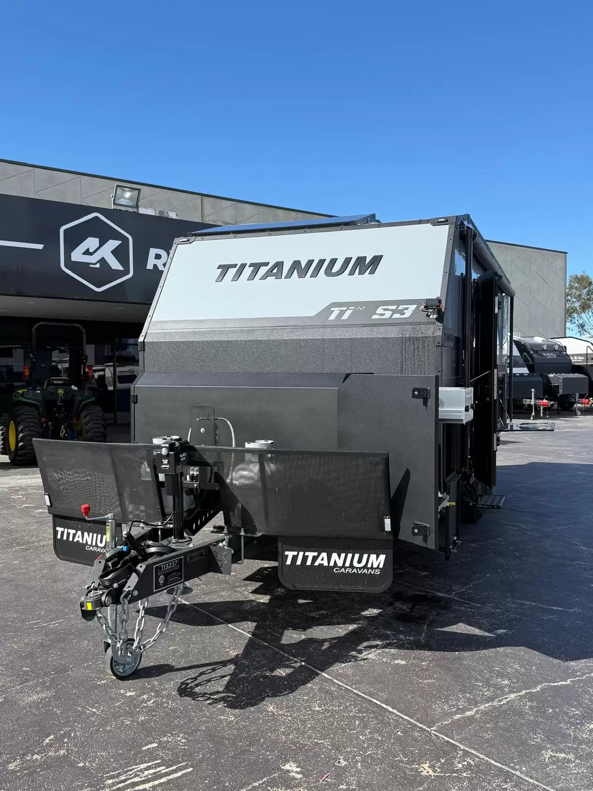 S3 19'6 Queen East-West Bunk (196D/T)