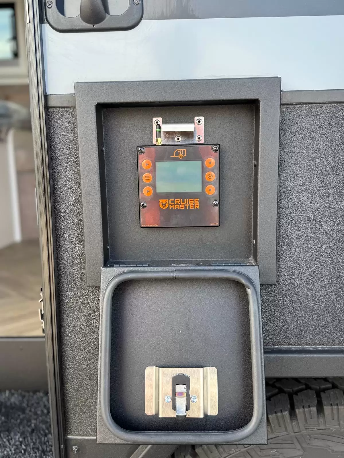 S3 19'6 Queen East-West Bunk (196D/T)