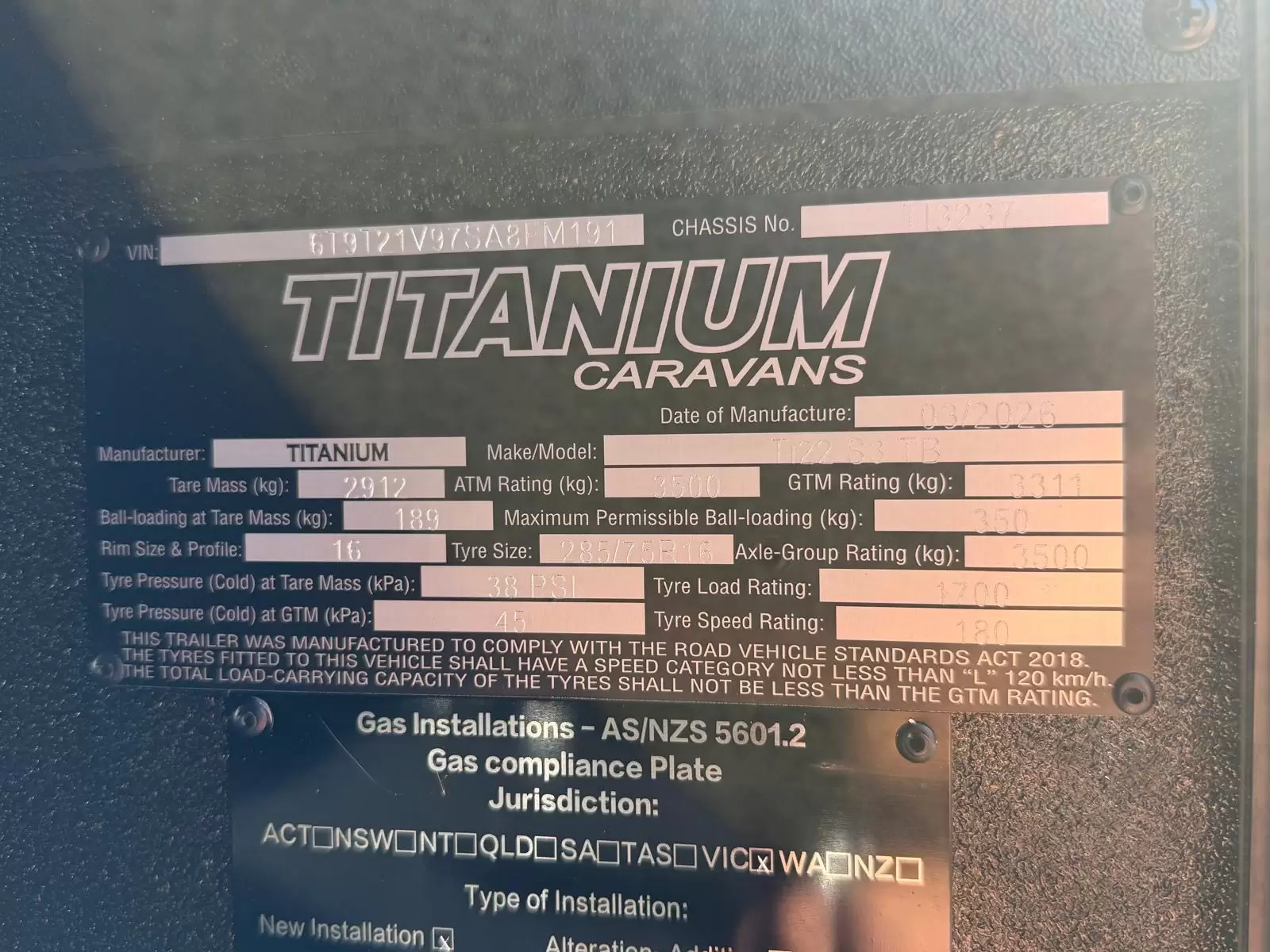 S3 19'6 Queen East-West Bunk (196D/T)