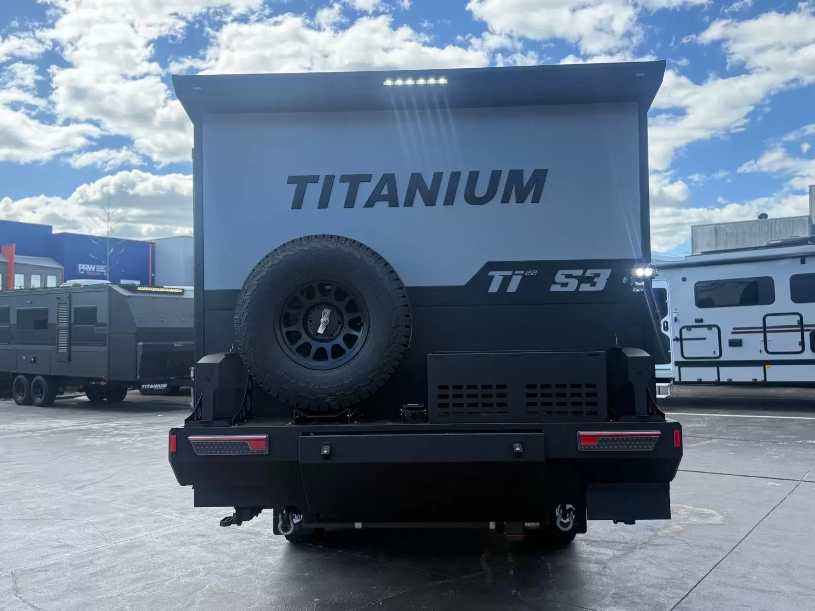 S3 19'6 Queen East-West Bunk (196D/T)