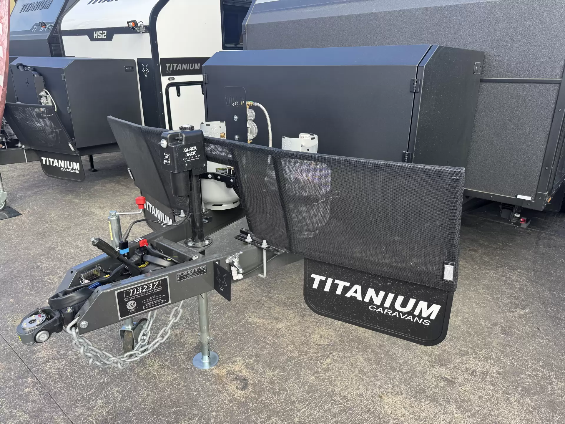 S3 19'6 Queen East-West Bunk (196D/T)