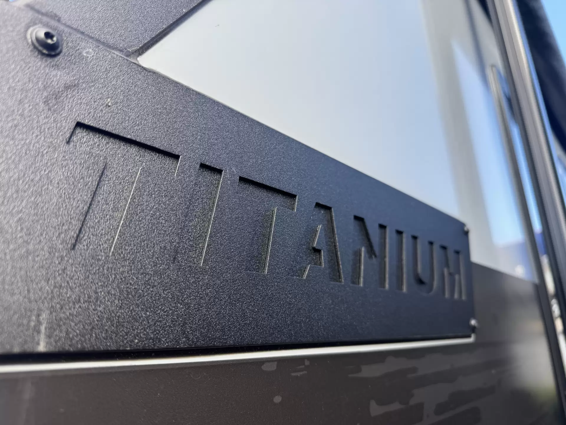 S3 19'6 Queen East-West Bunk (196D/T)