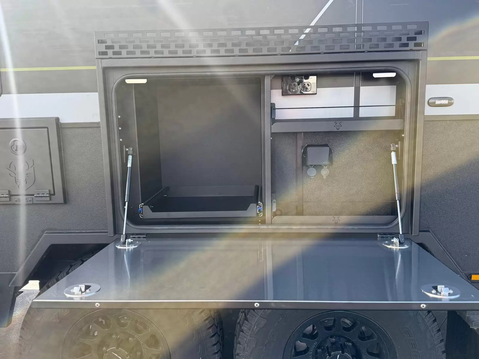 S3 19'6 Queen East-West Bunk (196D/T)