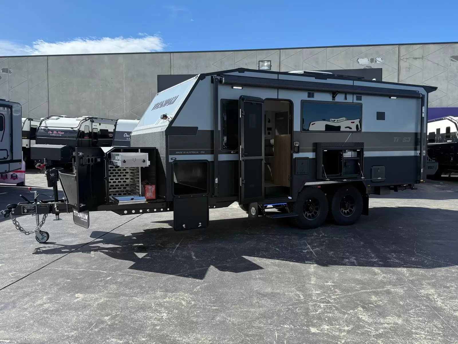 S3 19'6 Queen East-West Bunk (196D/T)