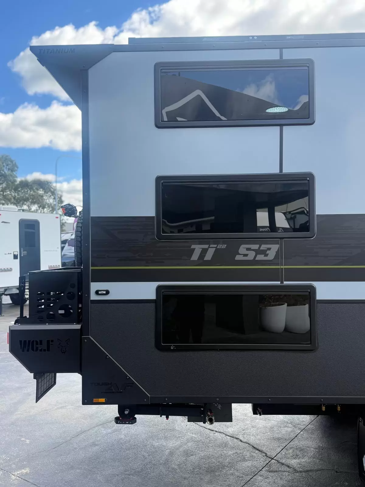 S3 19'6 Queen East-West Bunk (196D/T)