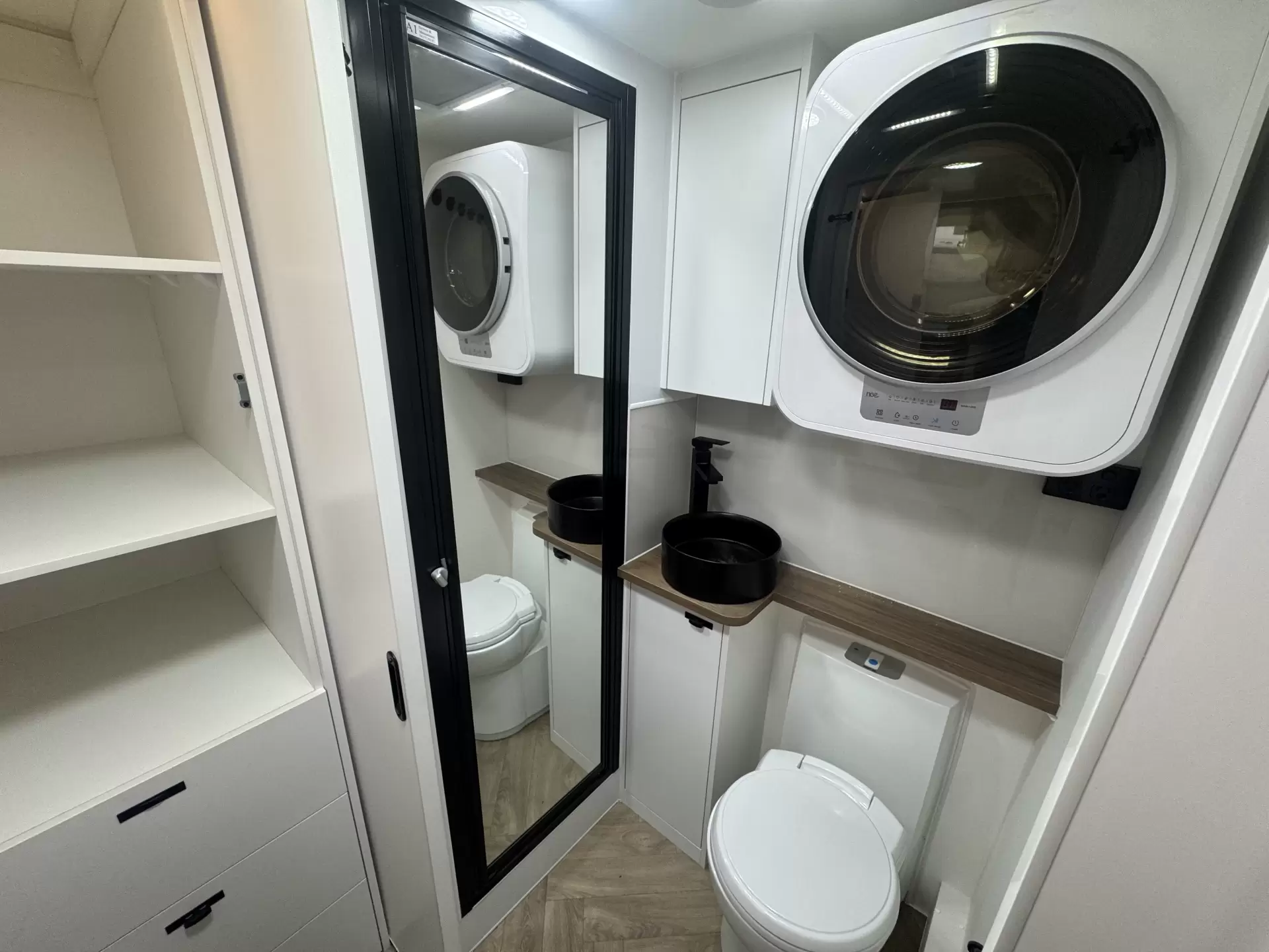 S3 19'6 Queen East-West Bunk (196D/T)