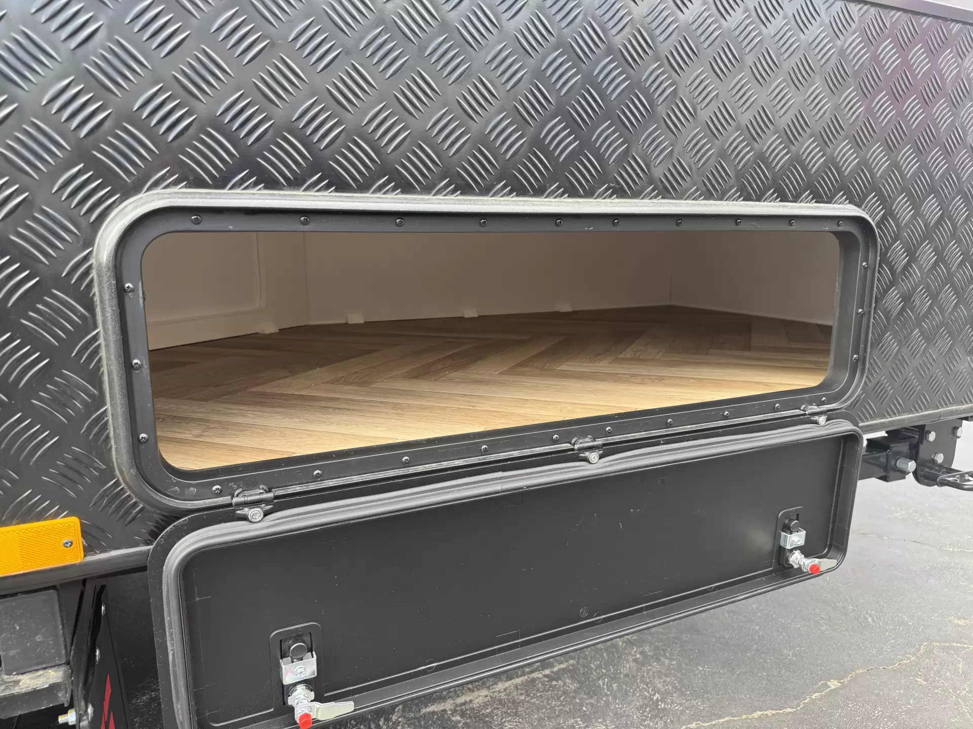 ExplorXX Tourer 19.6 Wide Bunk