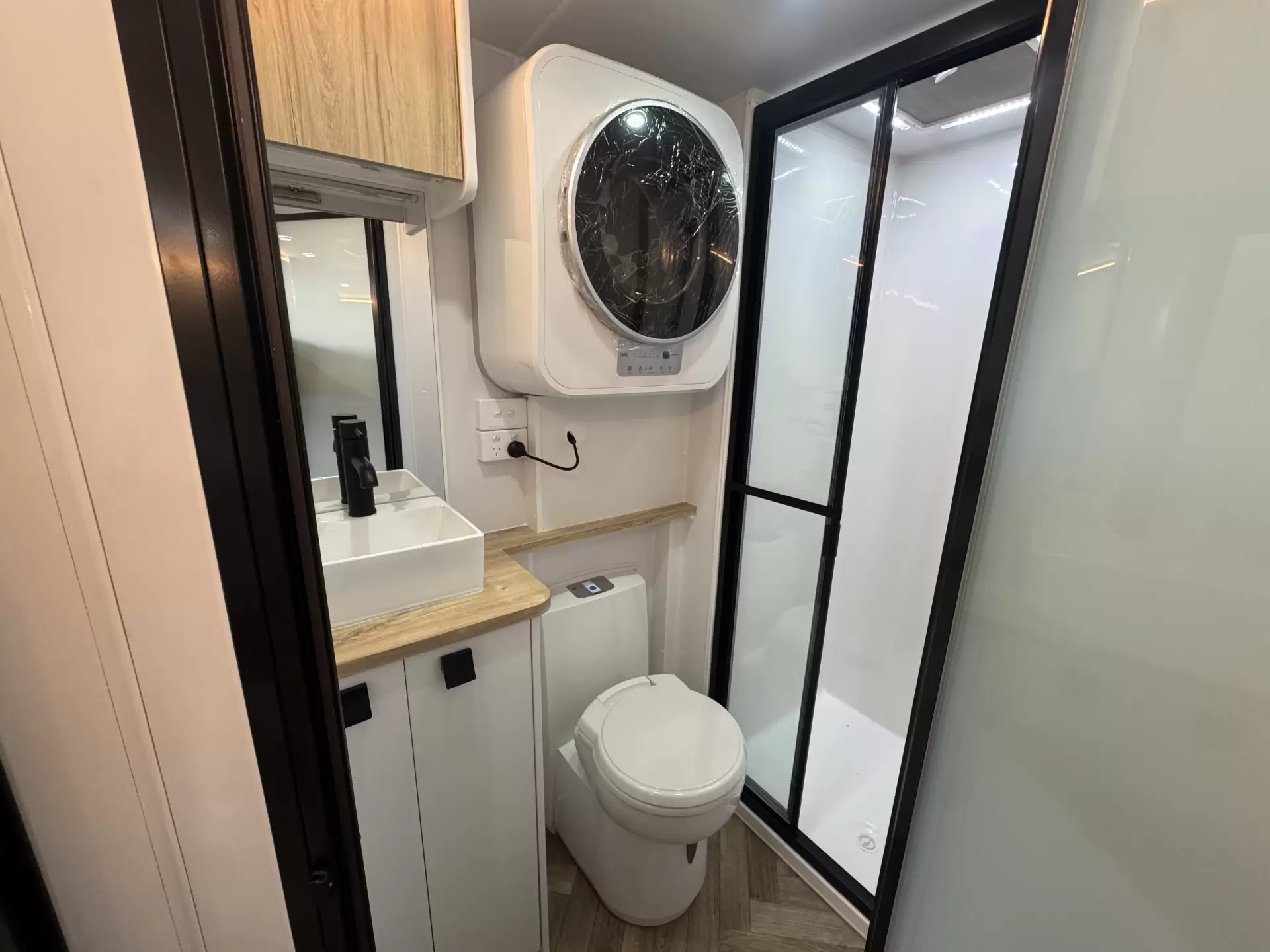 ExplorXX Tourer 19.6 Wide Bunk