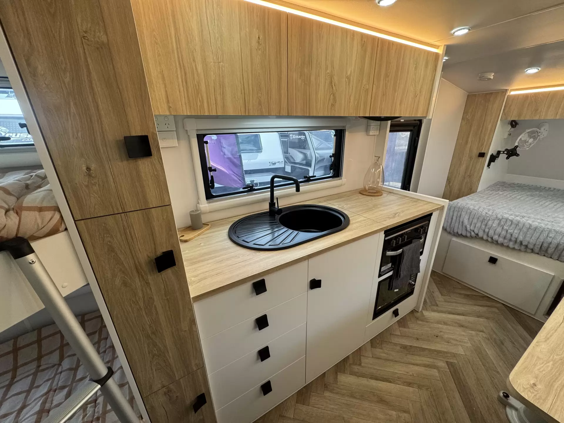 ExplorXX Tourer 19.6 Wide Bunk