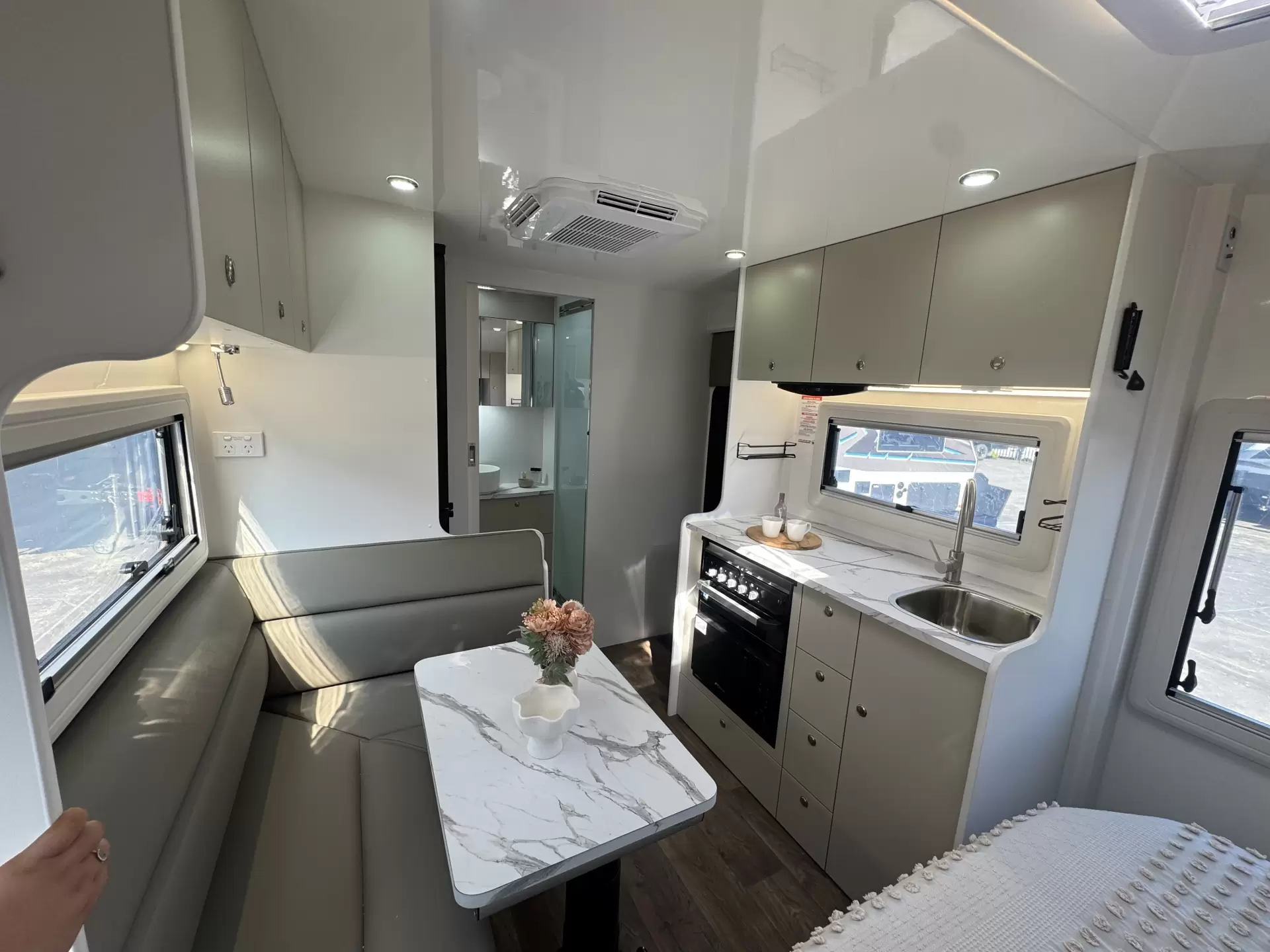 15 Series SuperX Caravan