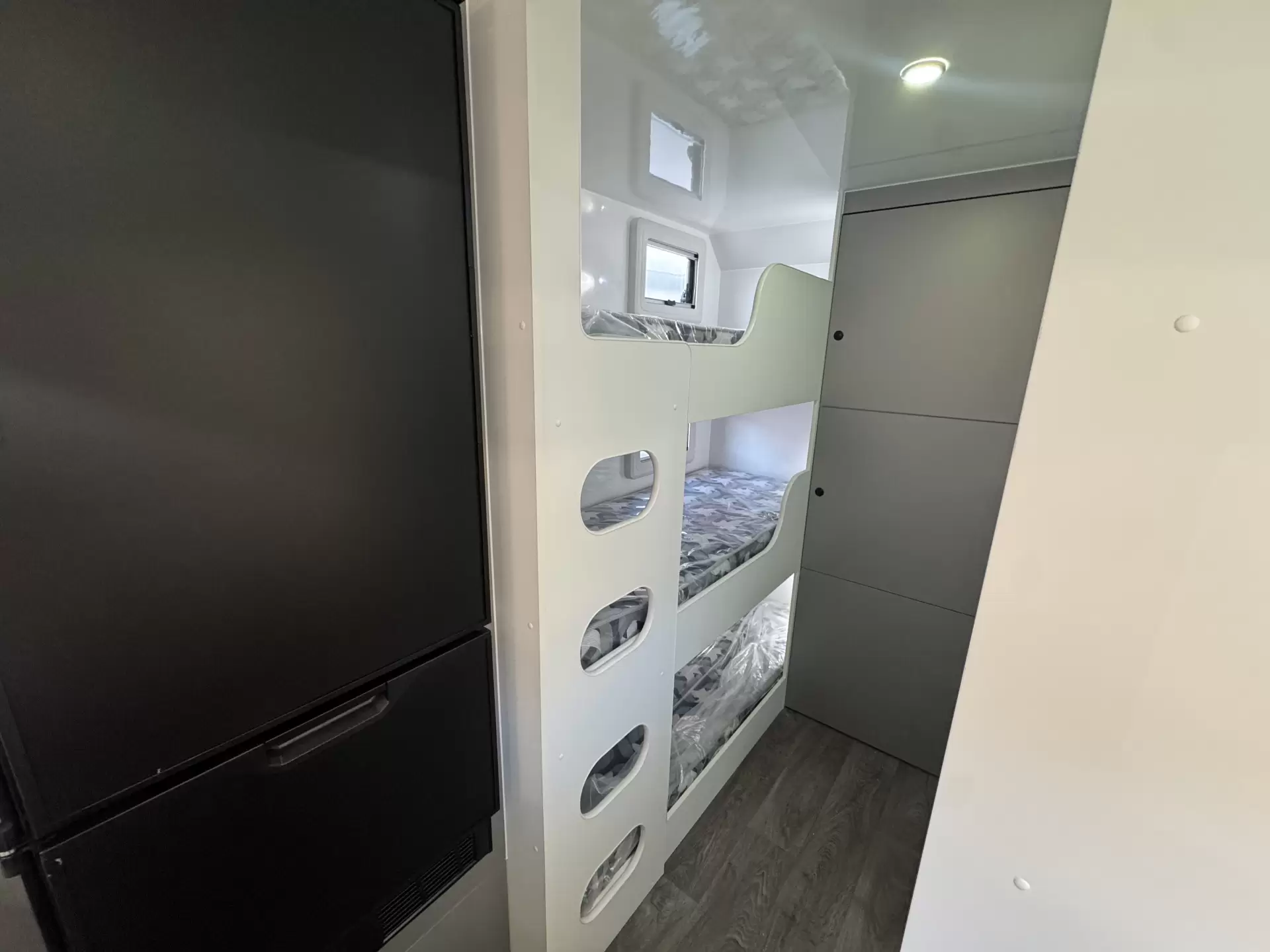 21 Series Family Tourline Caravan