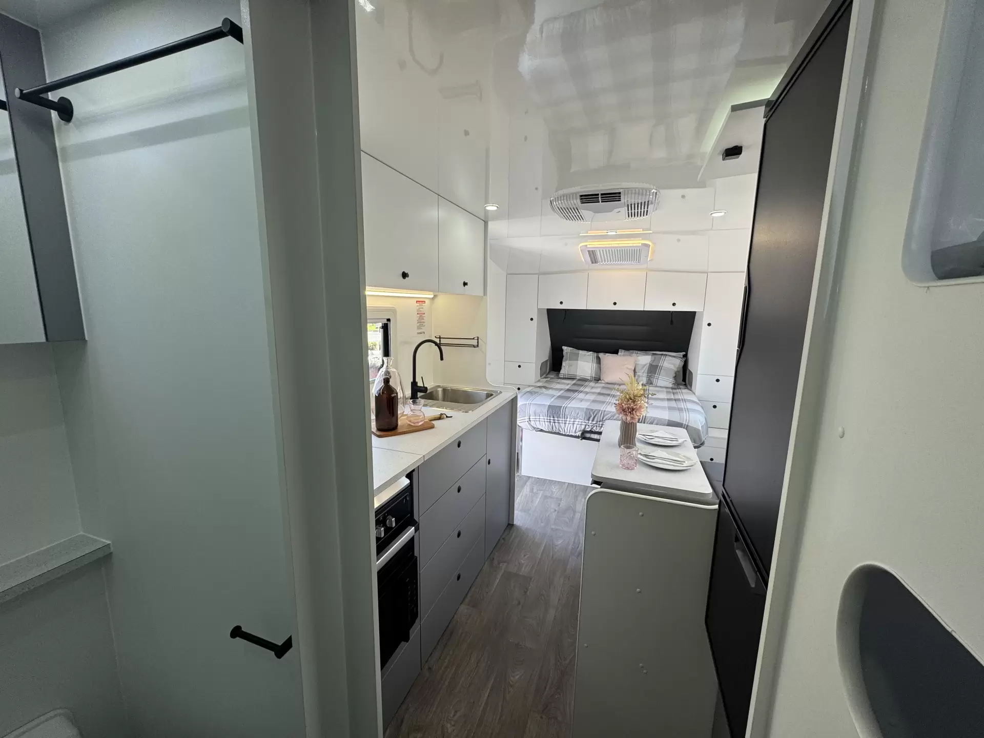 21 Series Family Tourline Caravan