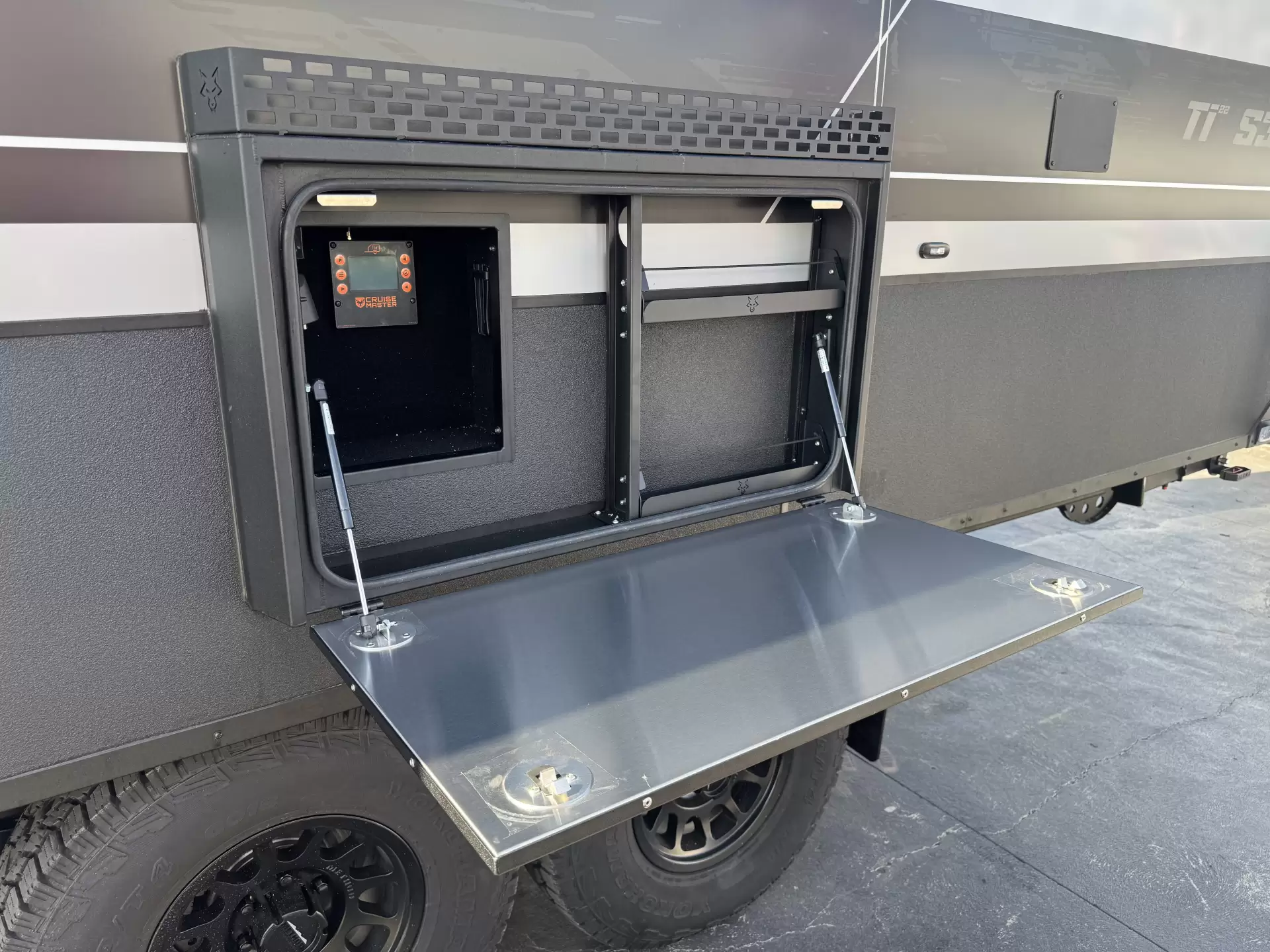 S3 21'6 East West Rear Bunk (216EWRD/T)