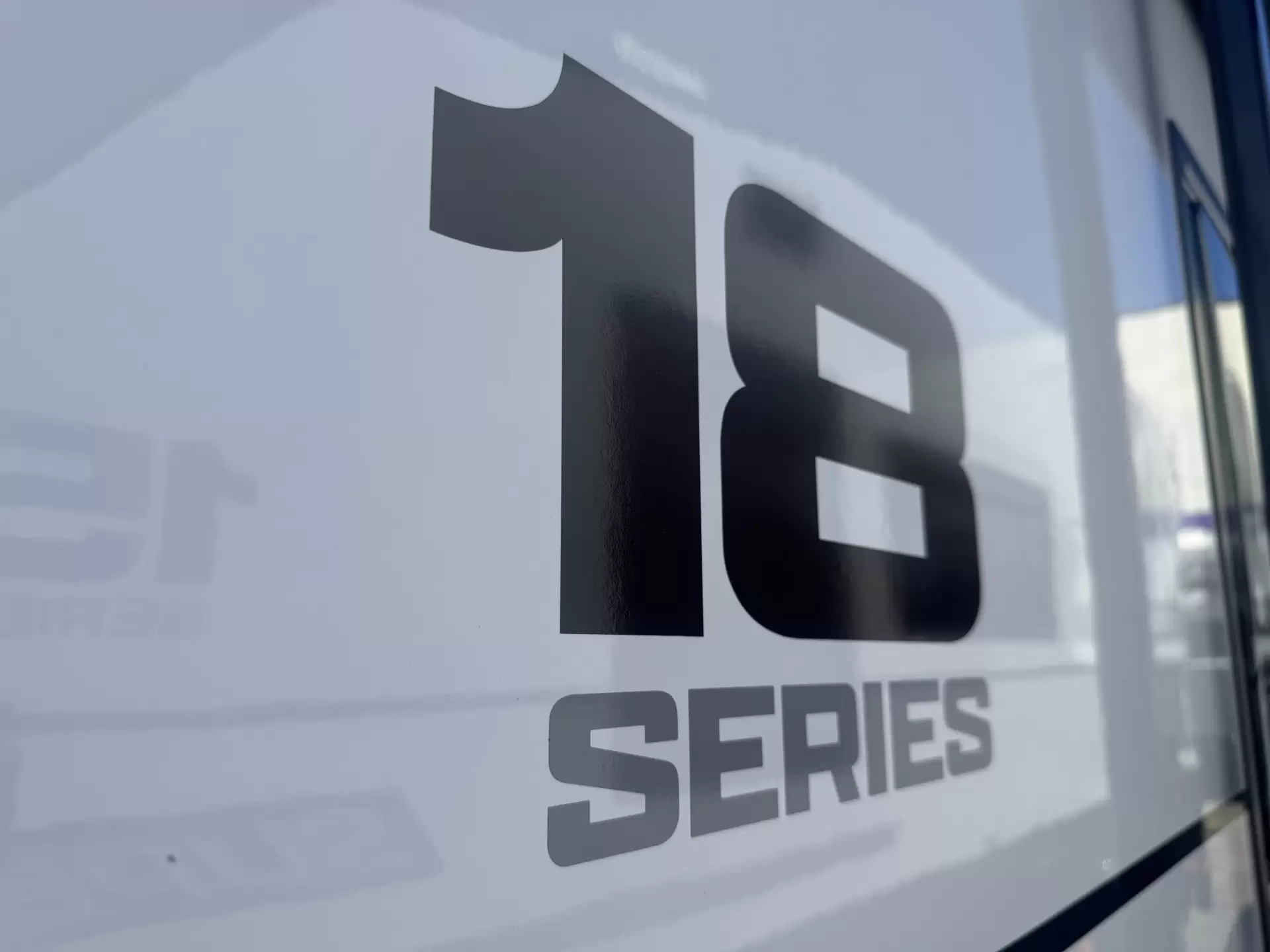 18 Series Tourline Caravan