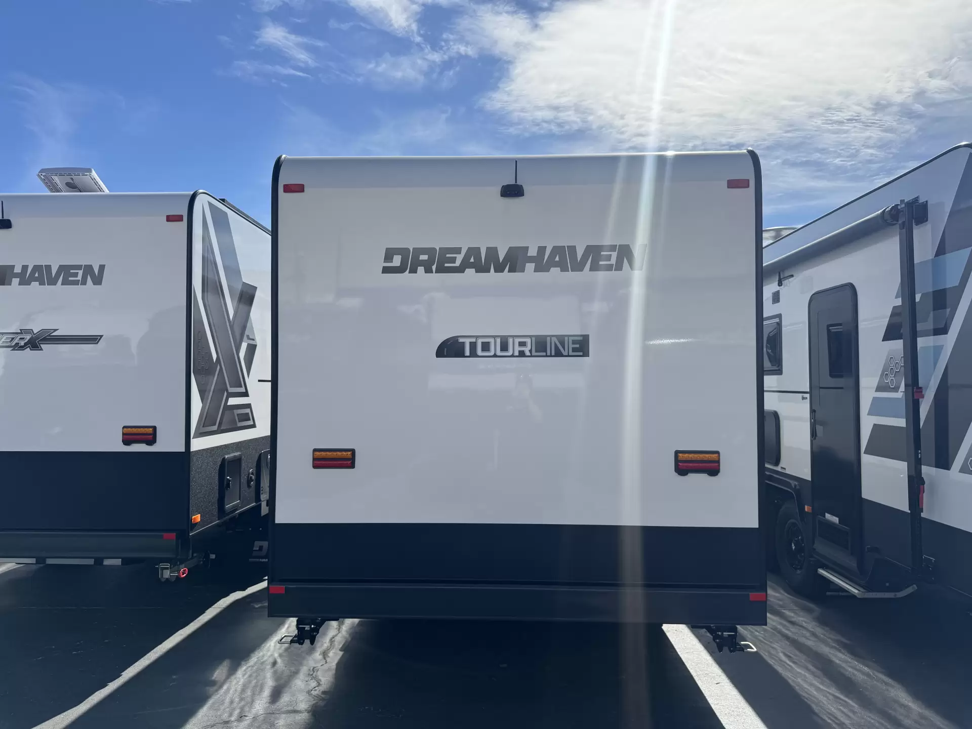 18 Series Tourline Caravan