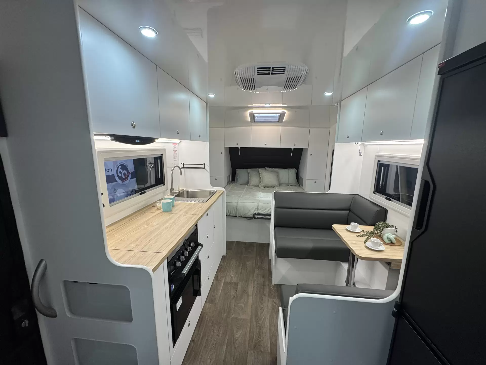 18 Series Tourline Caravan