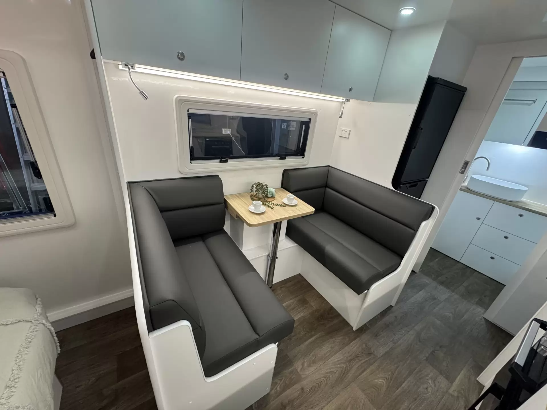 18 Series Tourline Caravan