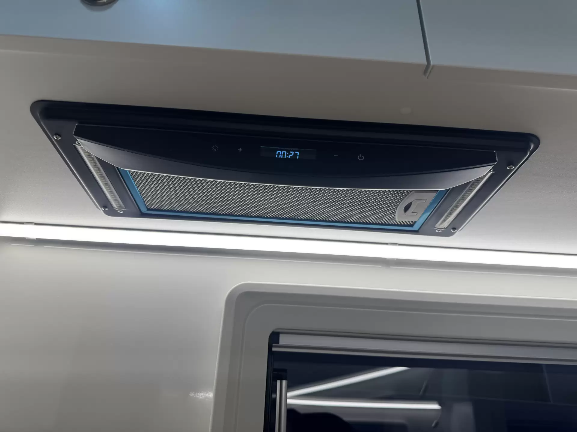 18 Series Tourline Caravan