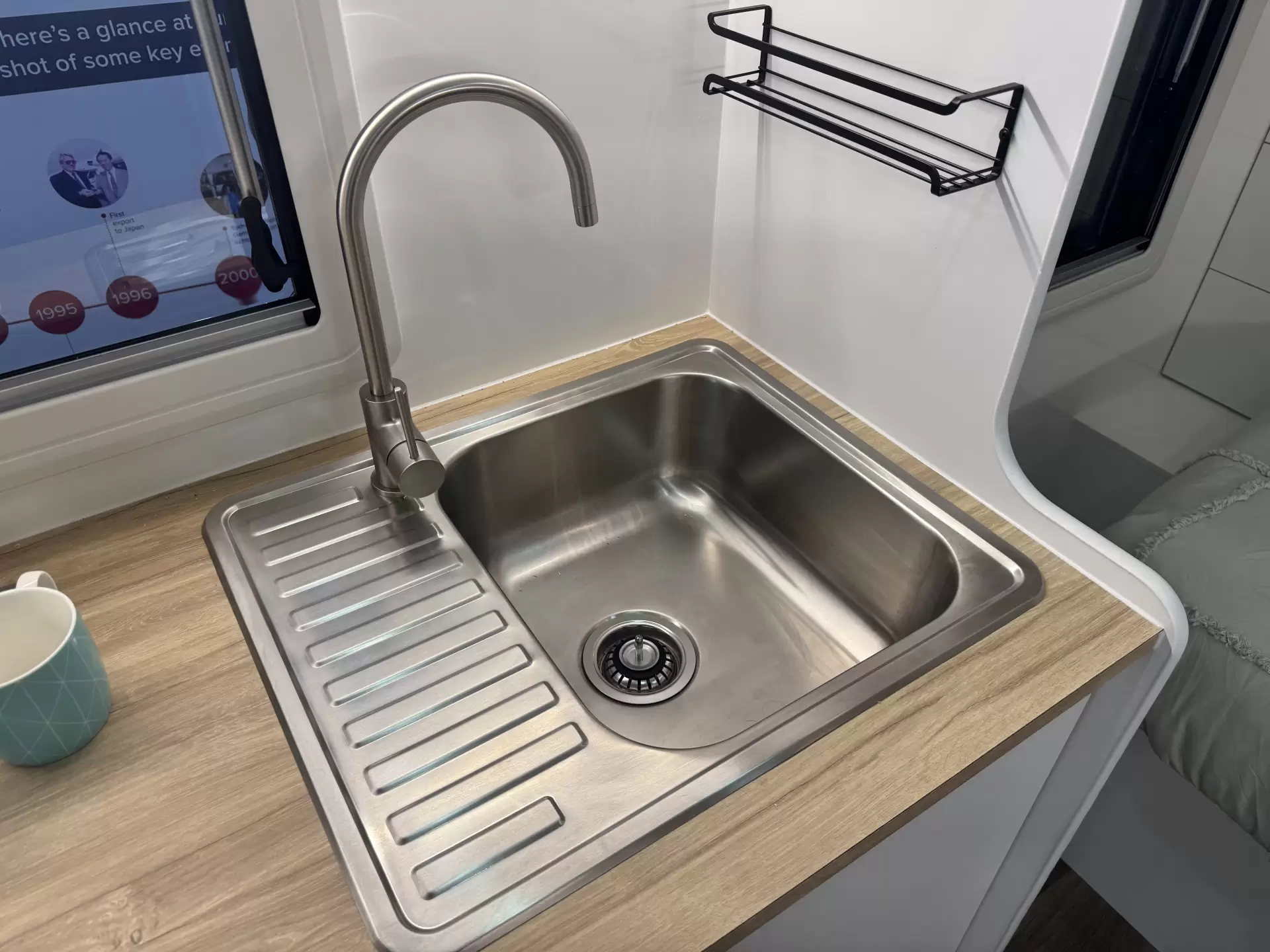18 Series Tourline Caravan