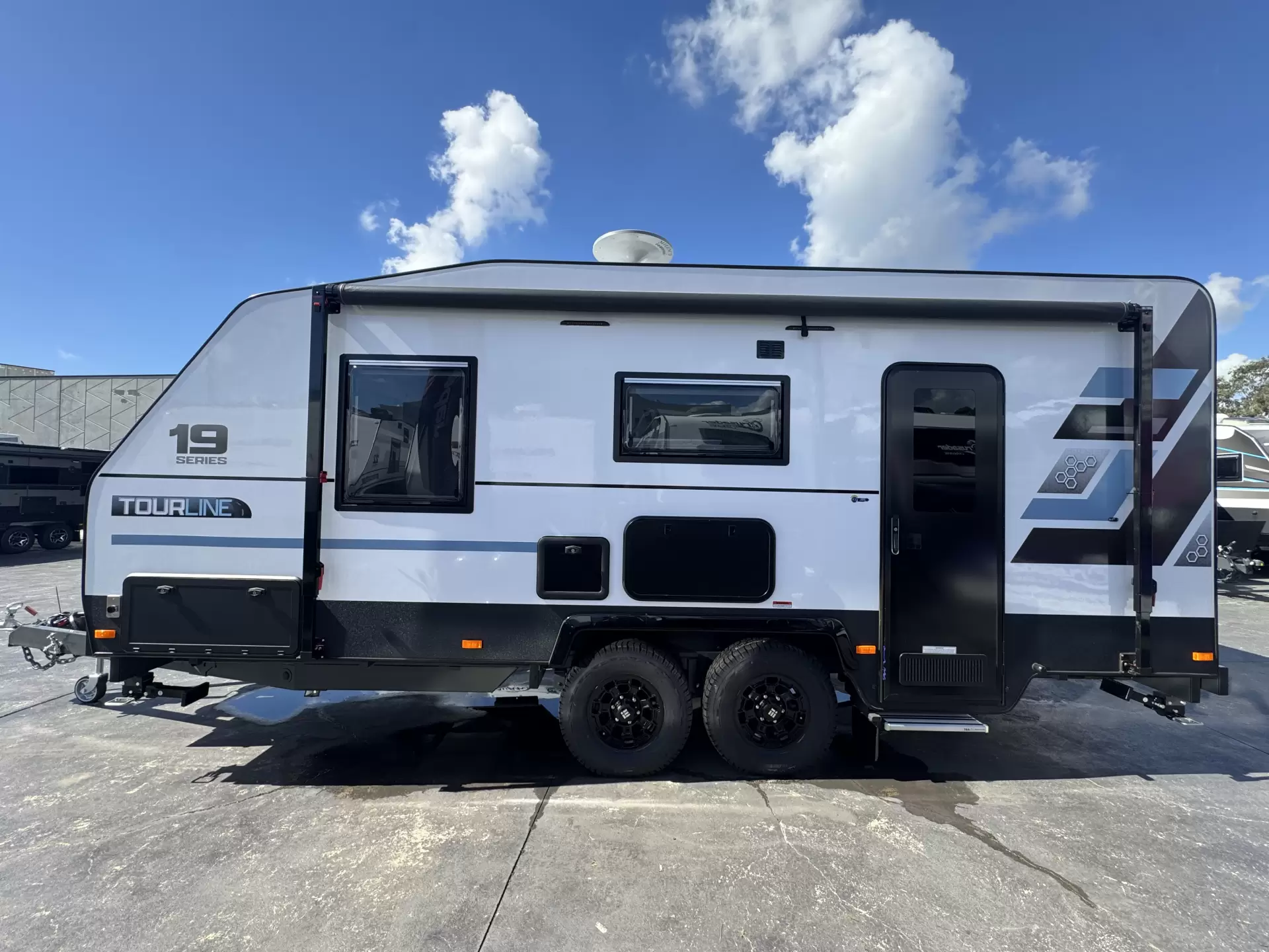 19 Series Tourline Caravan
