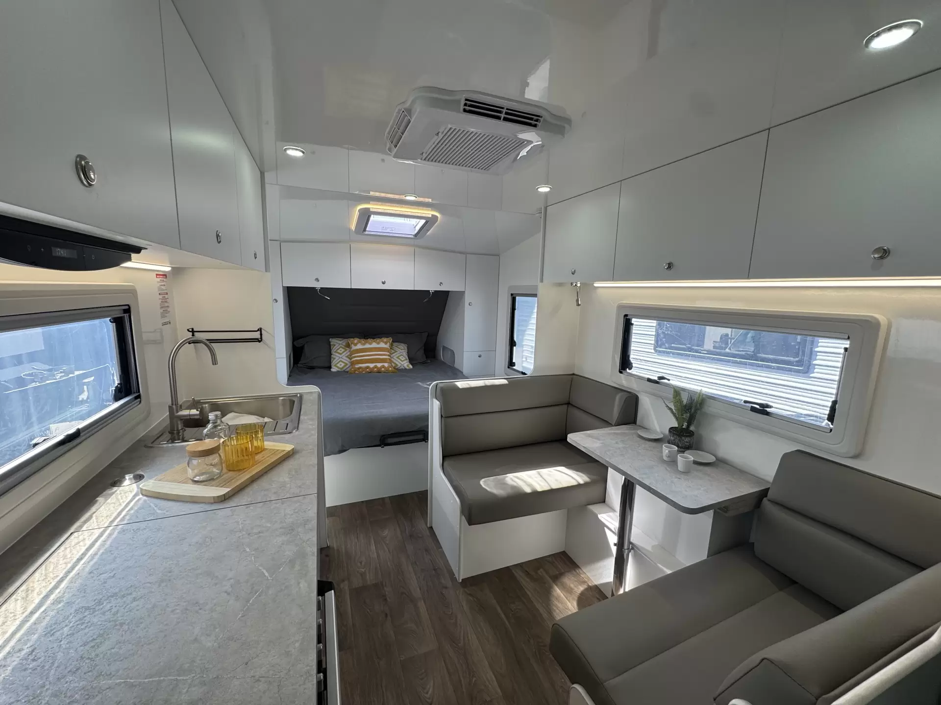 19 Series Tourline Caravan