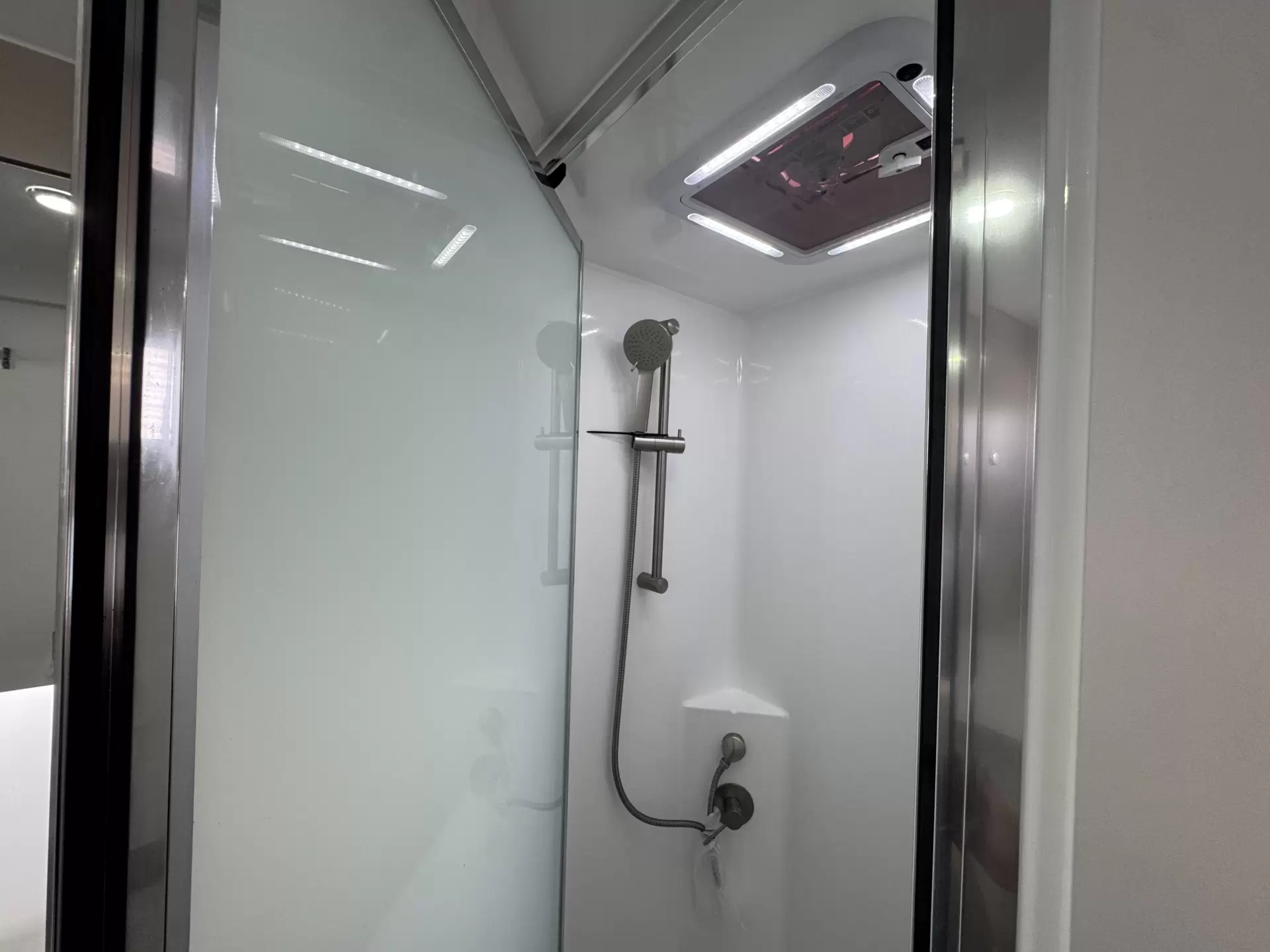 19 Series Tourline Caravan
