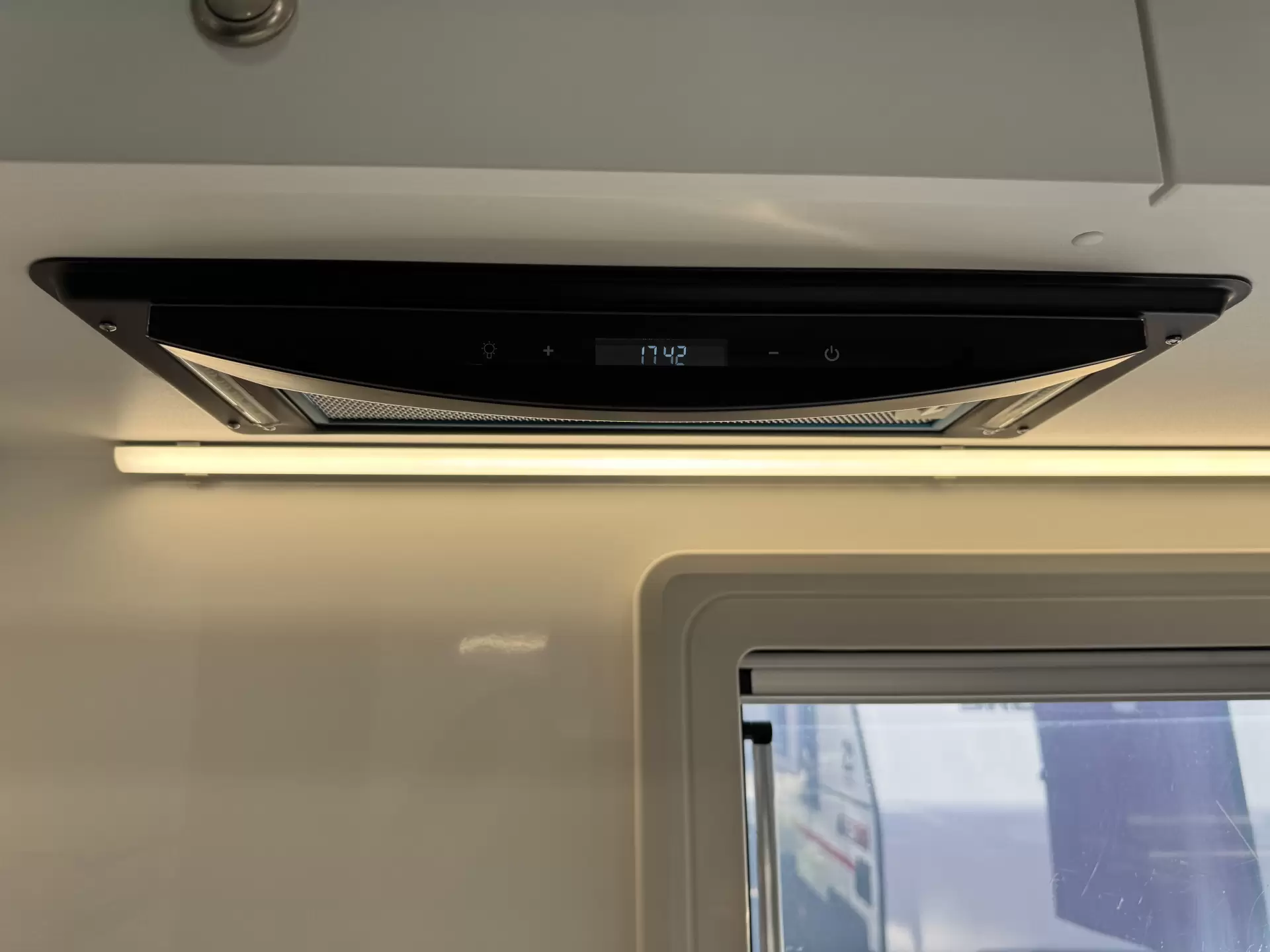 19 Series Tourline Caravan