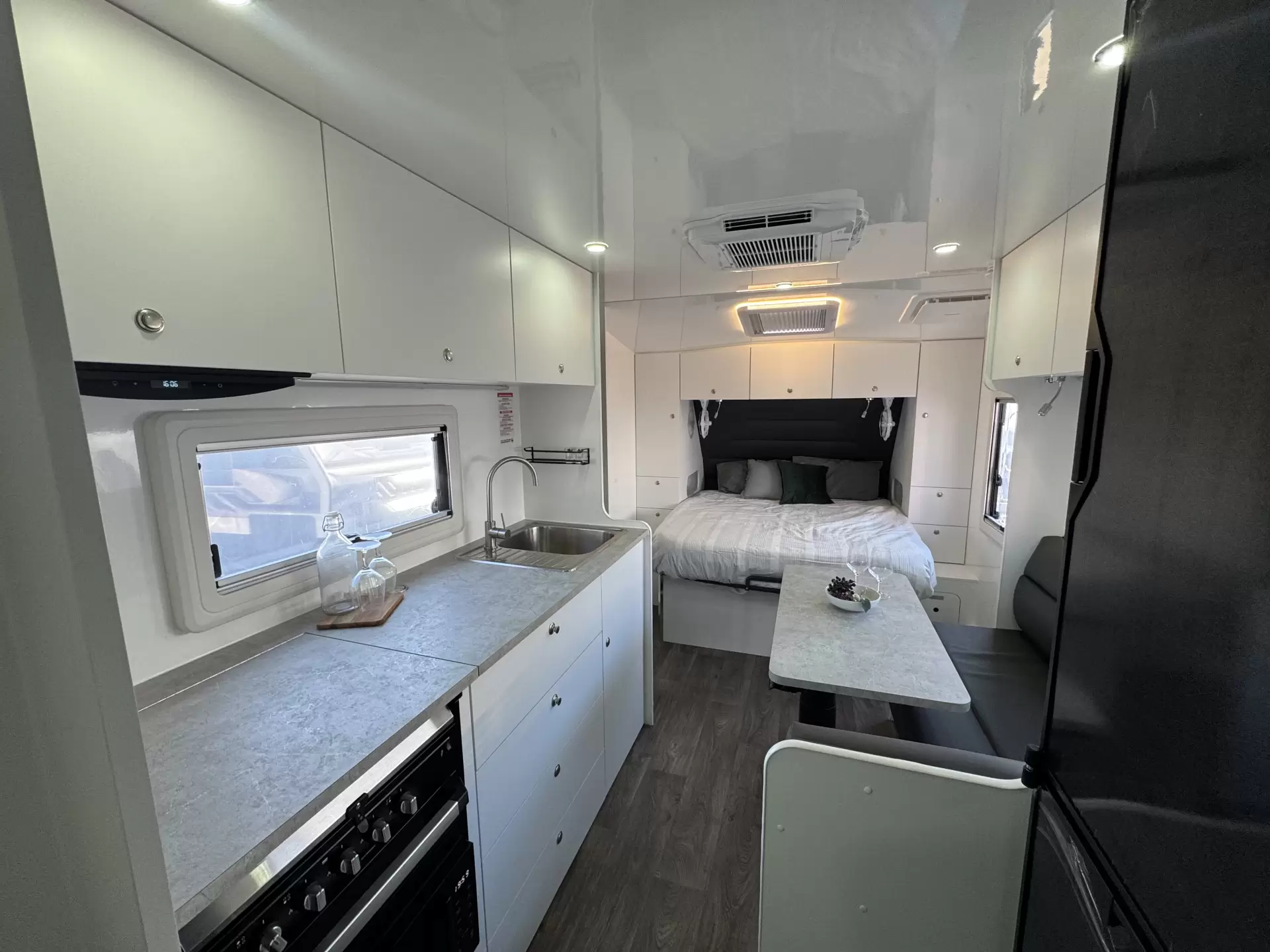 21 Series Family SuperX Caravan
