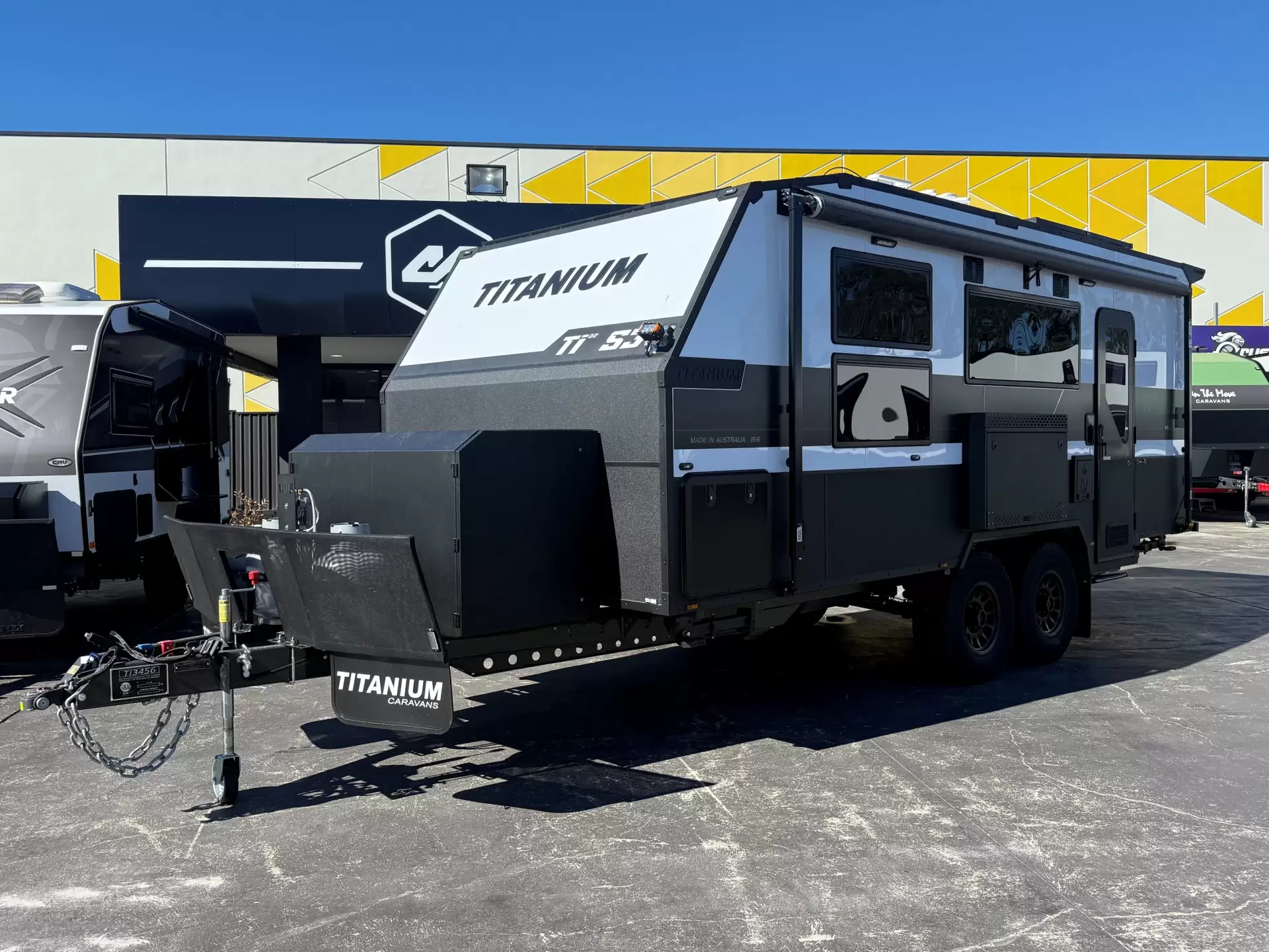 S3 19'6 Rear Door (196RD)