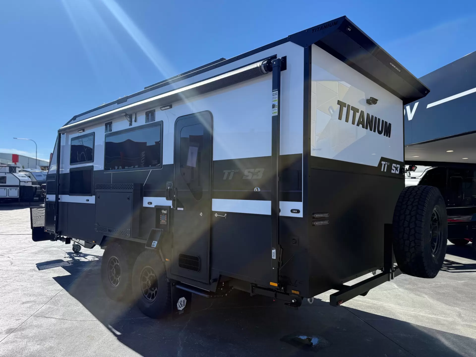 S3 19'6 Rear Door (196RD)