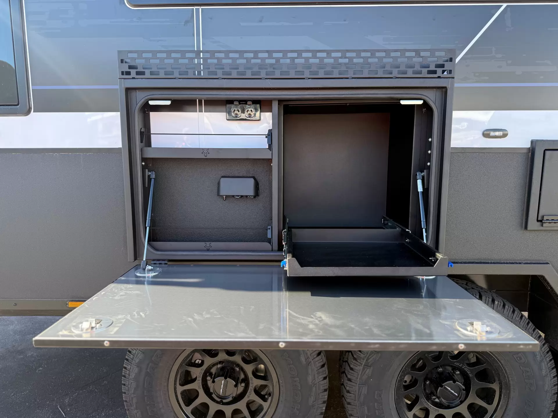 S3 19'6 Rear Door (196RD)